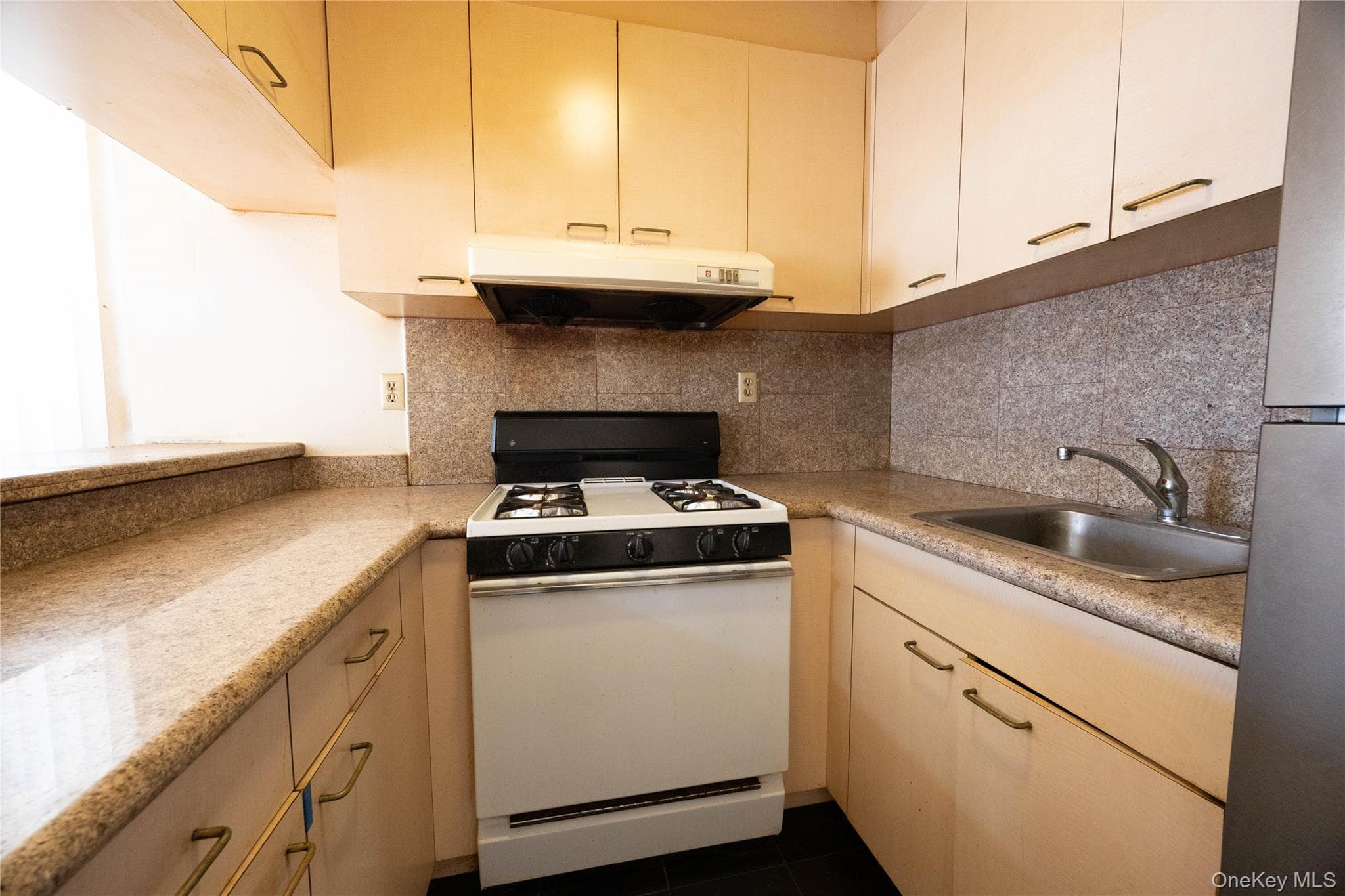 13987 35th Avenue Unit: 3C thumbnail 6