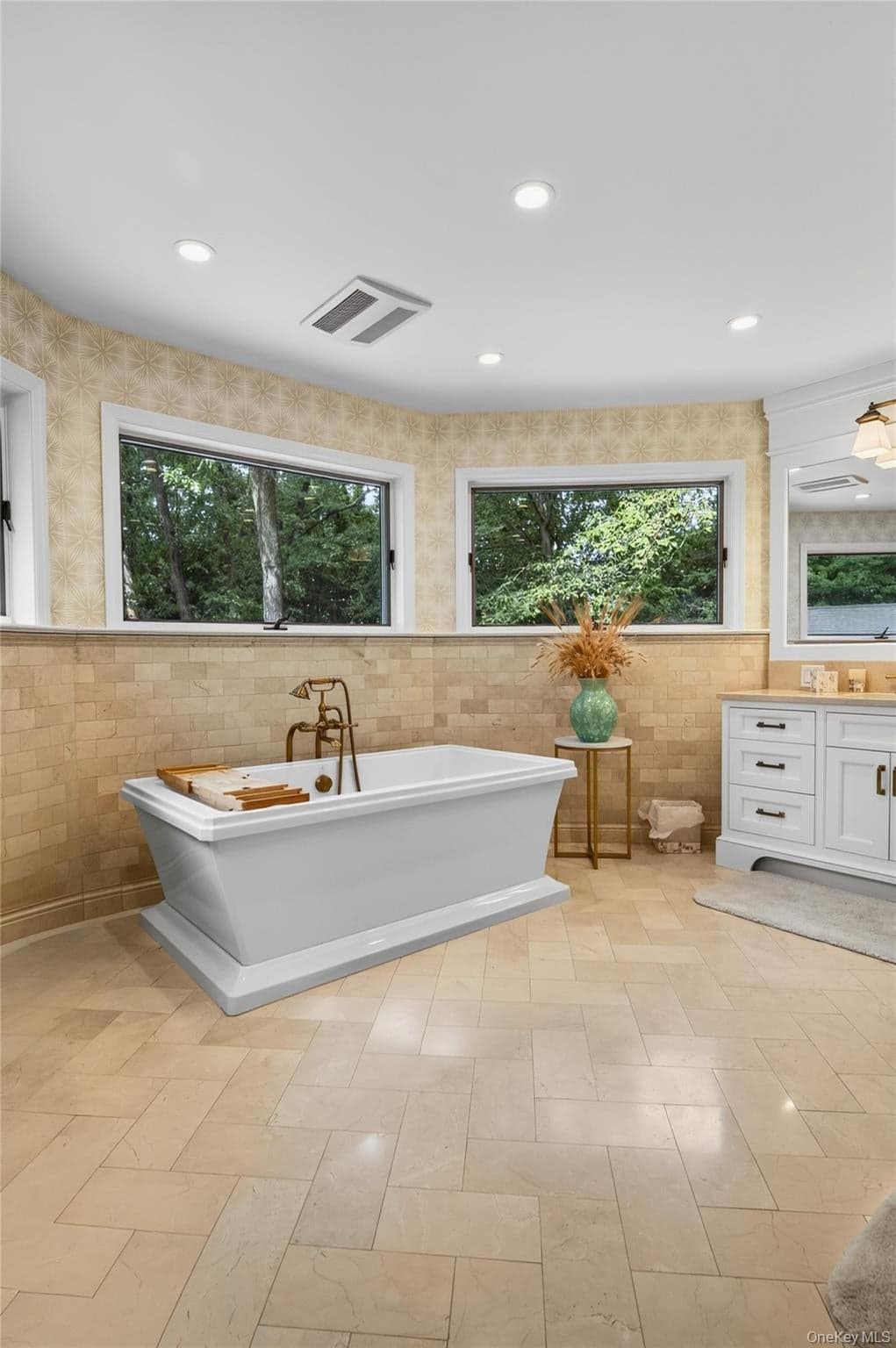 136 Cove Neck Road thumbnail 15