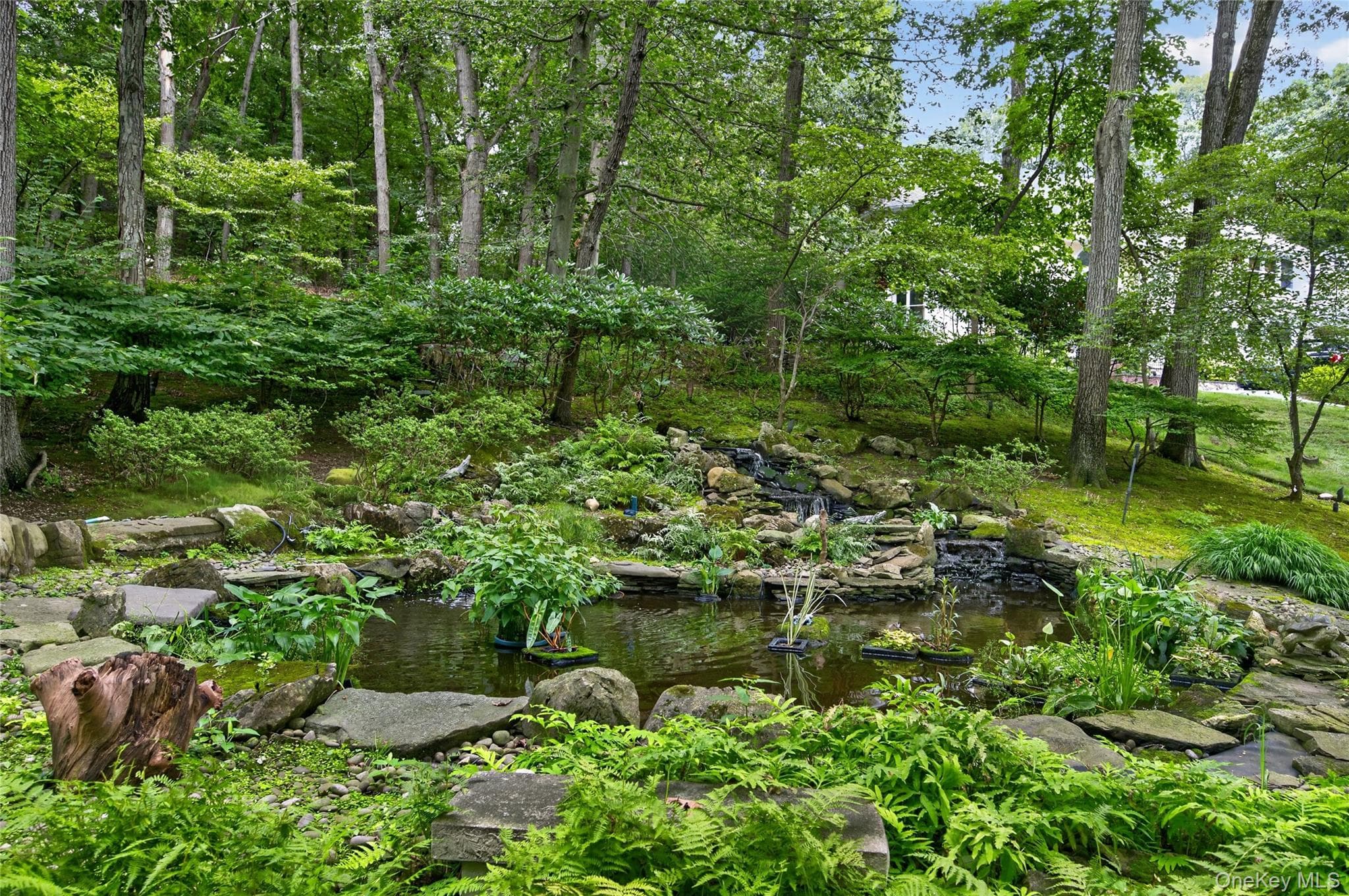 136 Cove Neck Road thumbnail 34