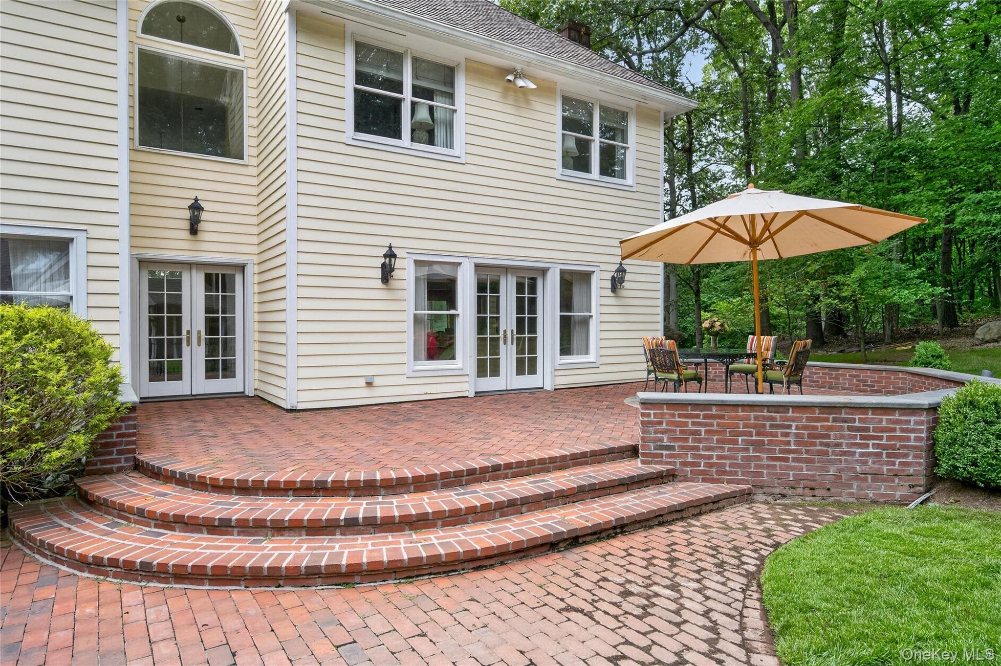 136 Cove Neck Road thumbnail 31