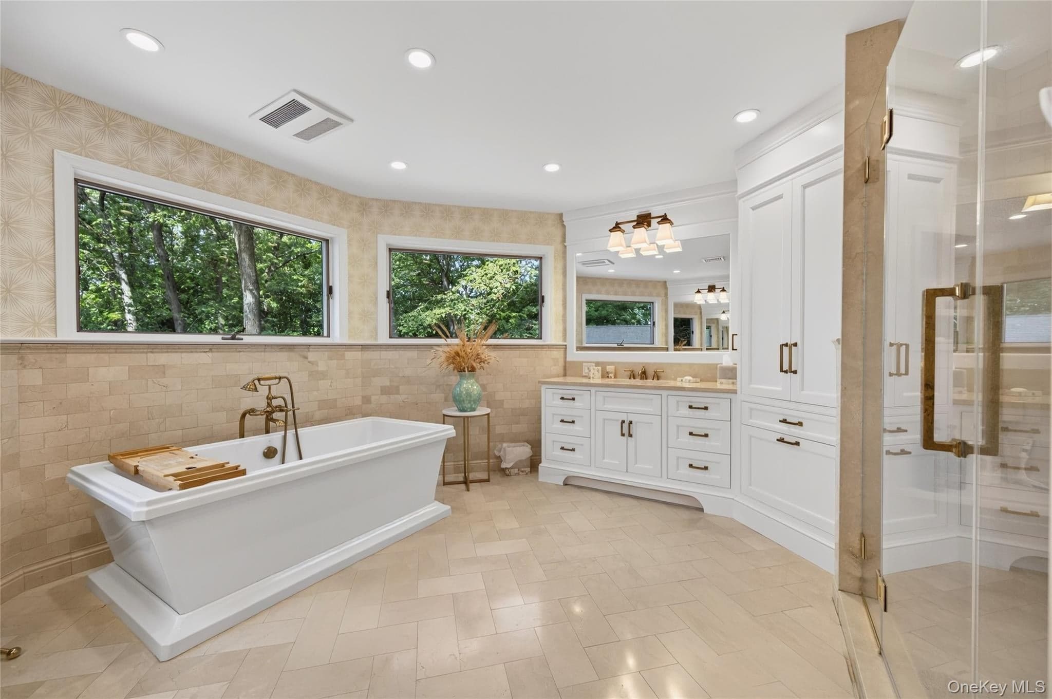 136 Cove Neck Road thumbnail 14