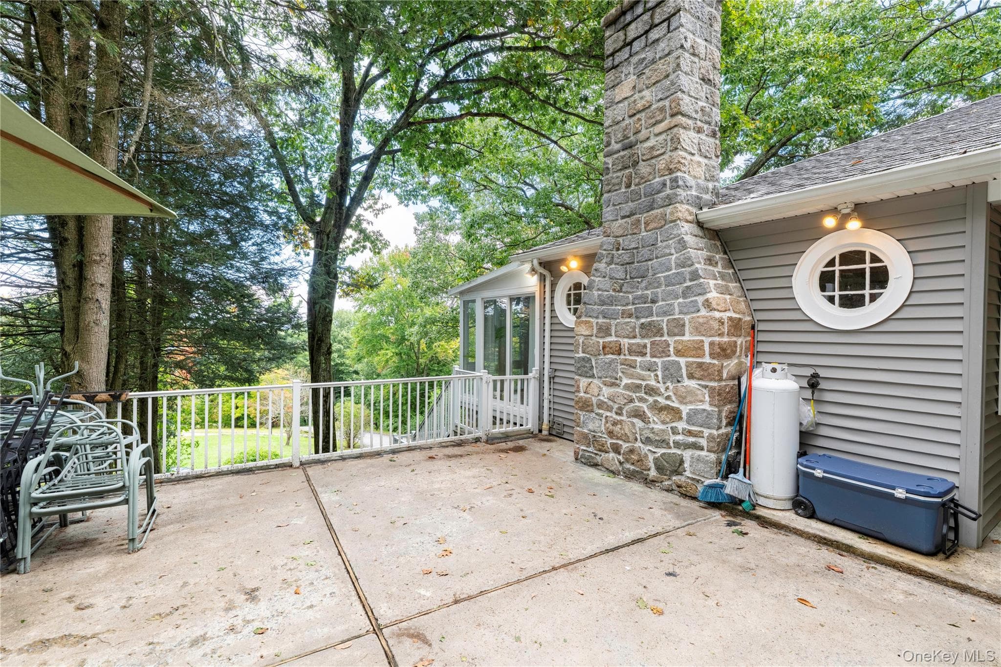 718 Hill Drive thumbnail 17