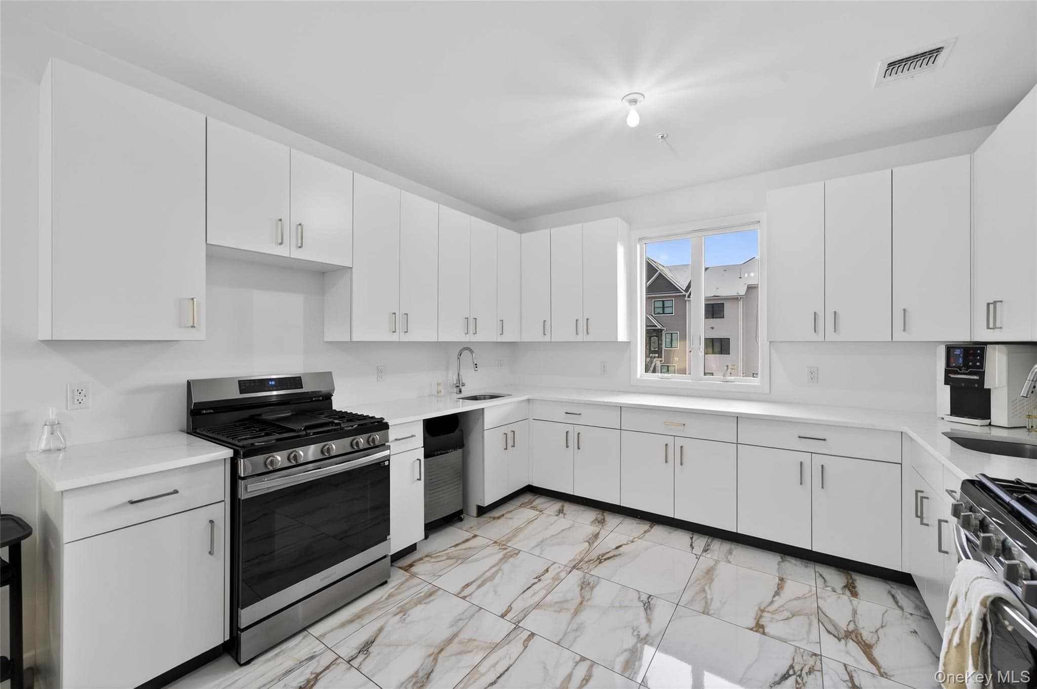 3 Melitz St Unit: 201 thumbnail 14