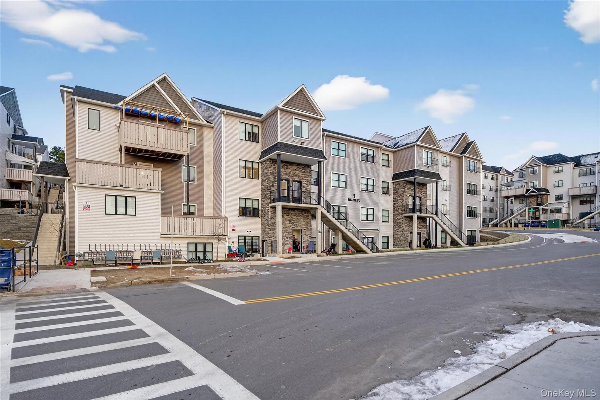 3 Melitz St Unit: 201 thumbnail 2