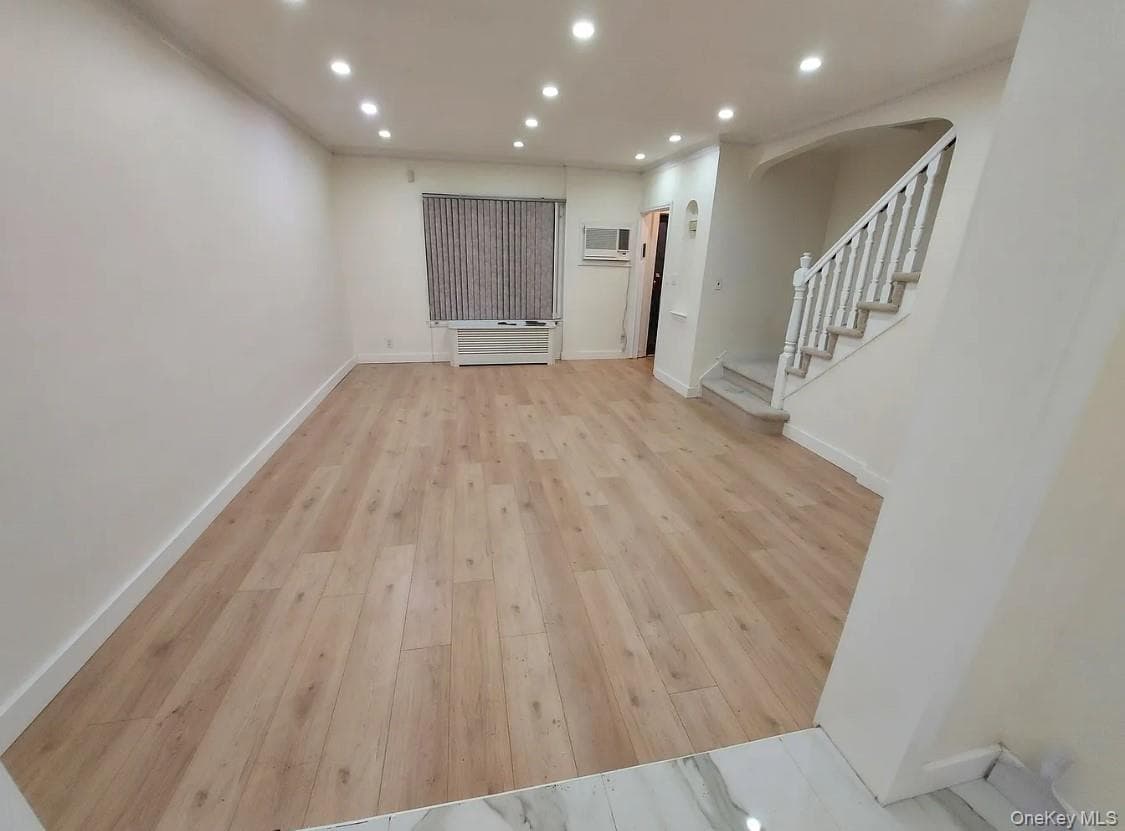 141-66 73rd Terrace thumbnail 5