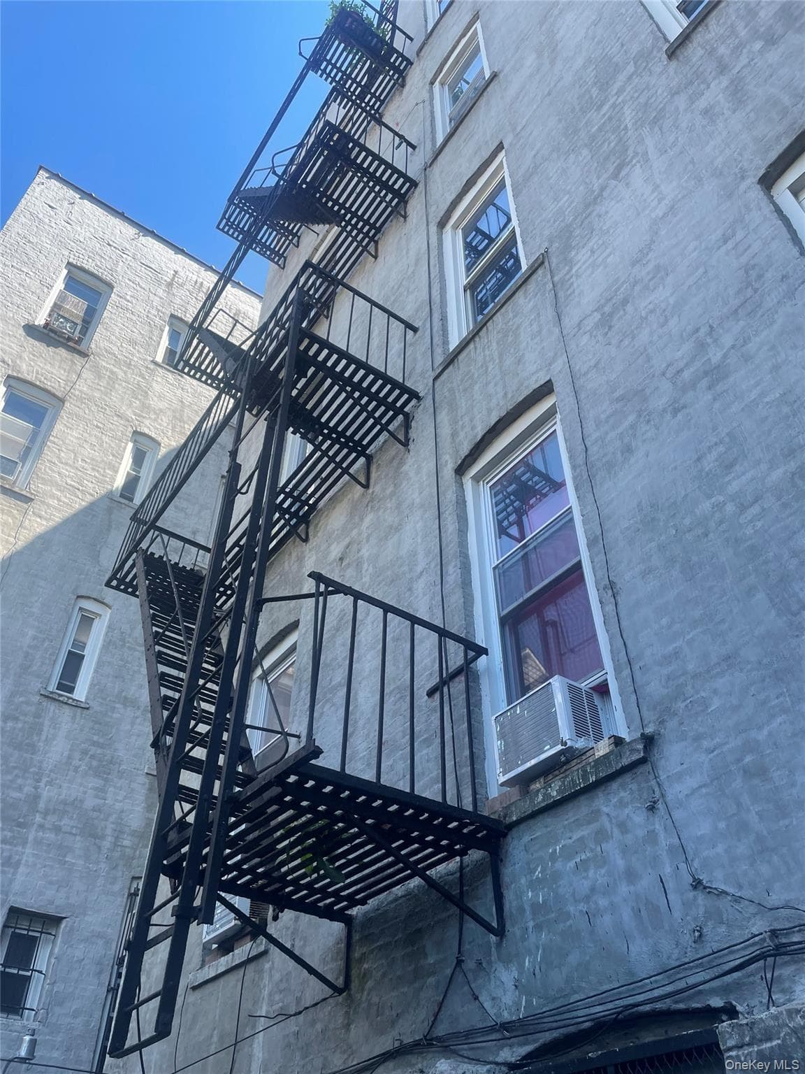 380 Crescent Street thumbnail 8