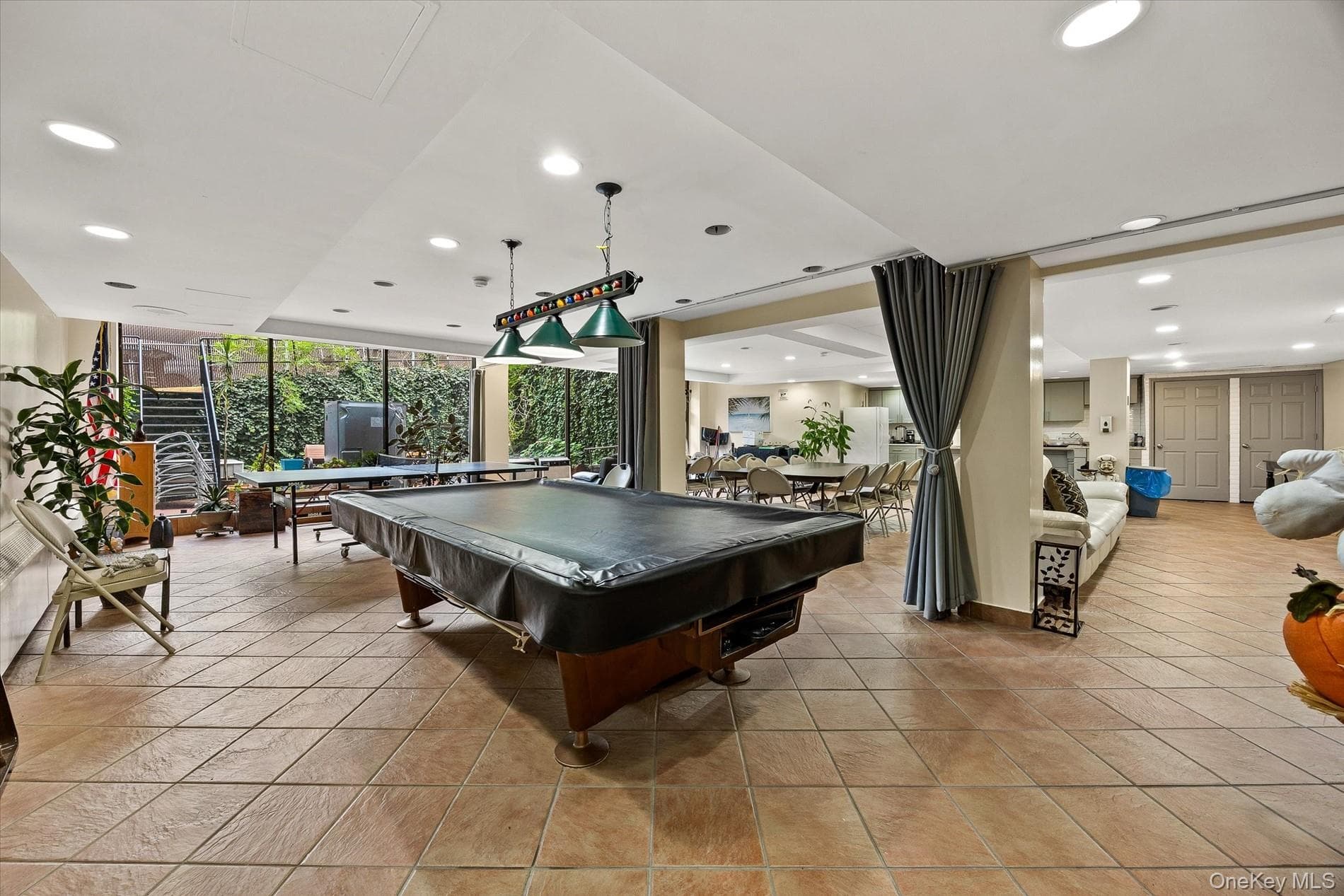 1874 Pelham Parkway Unit: 2R thumbnail 22