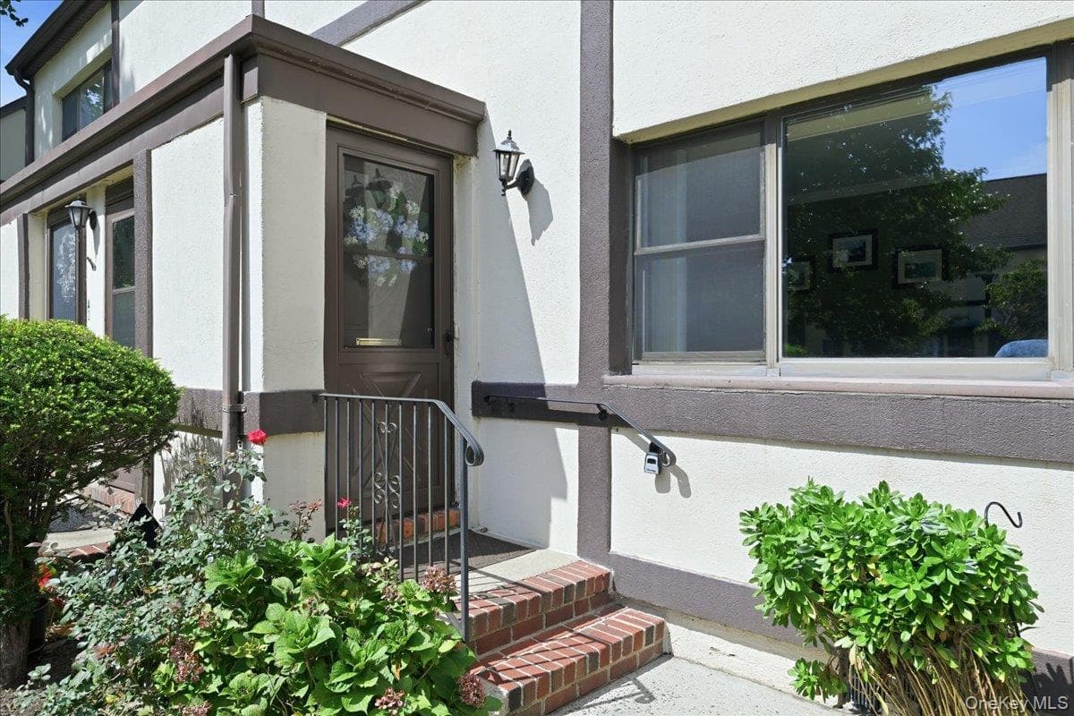 123 Fifteenth ST Unit: B1, Garden City