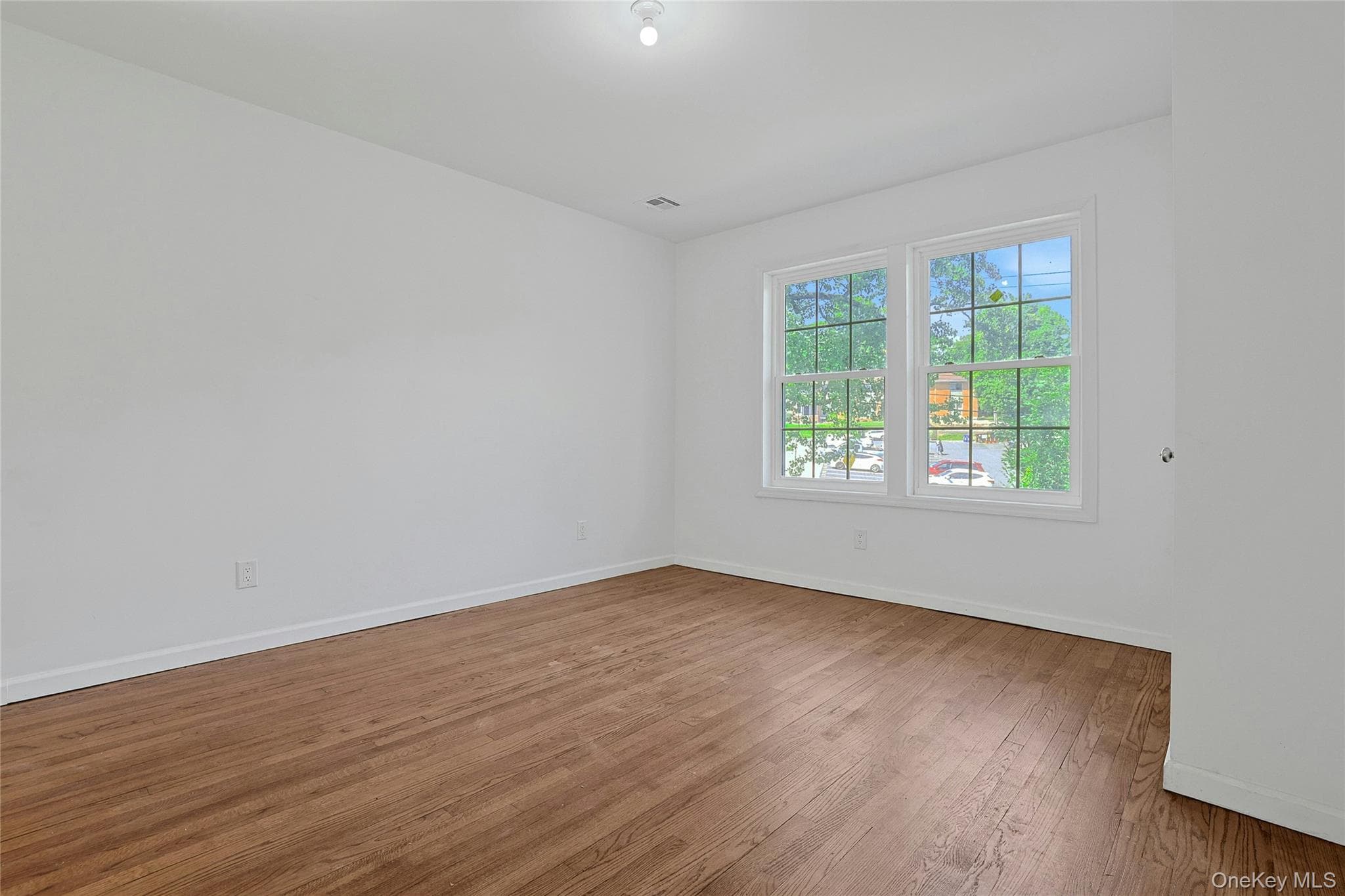 15 Waldron Avenue thumbnail 16