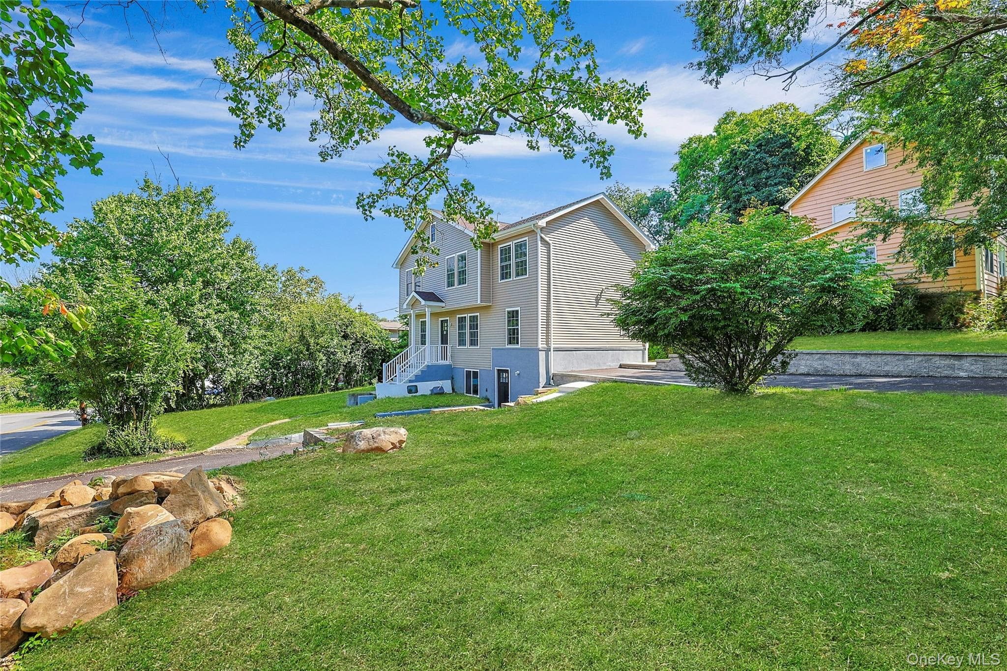 15 Waldron Avenue thumbnail 3