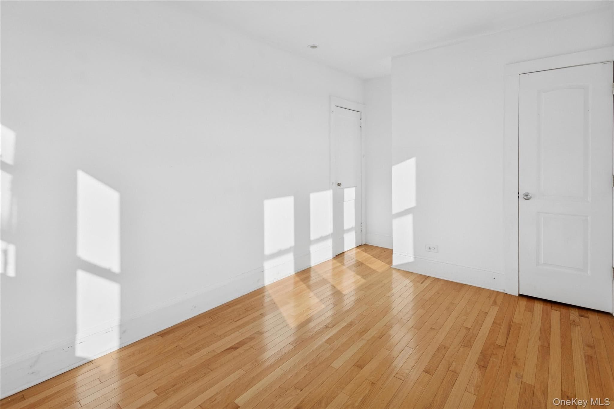 23 Troy Avenue thumbnail 16