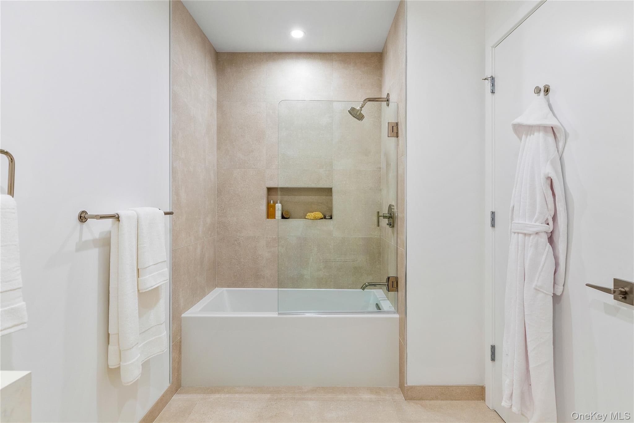 140 Boardwalk Unit: L4B thumbnail 9