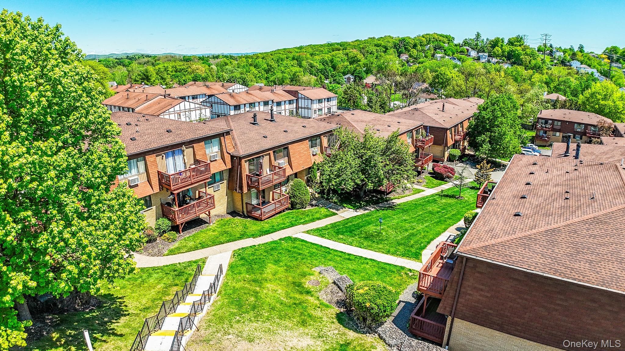 292 Richard Court Unit: 292 thumbnail 2