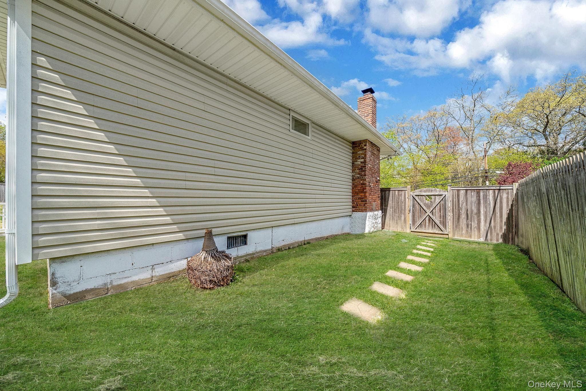 296 Moriches Road thumbnail 40