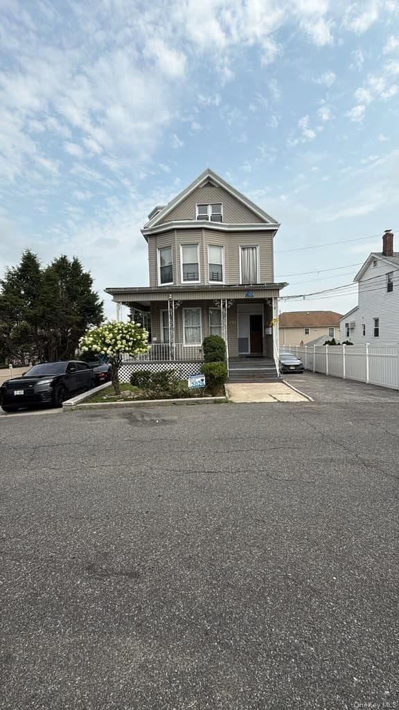 225 Edgewood Avenue, Yonkers