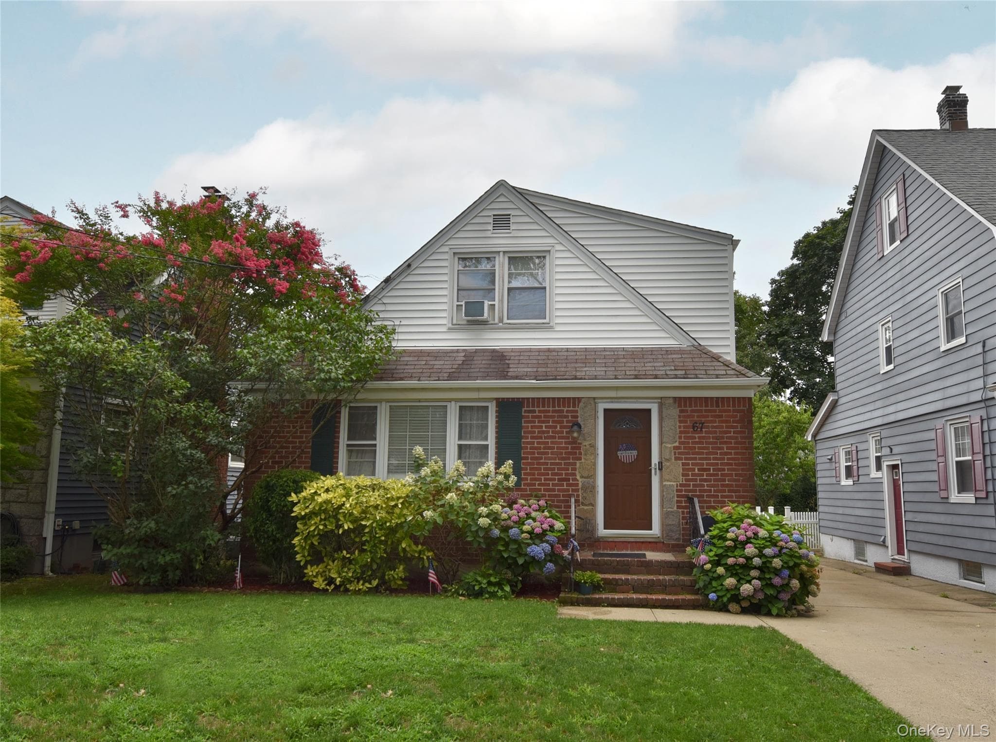 67 Iris Avenue photo 1