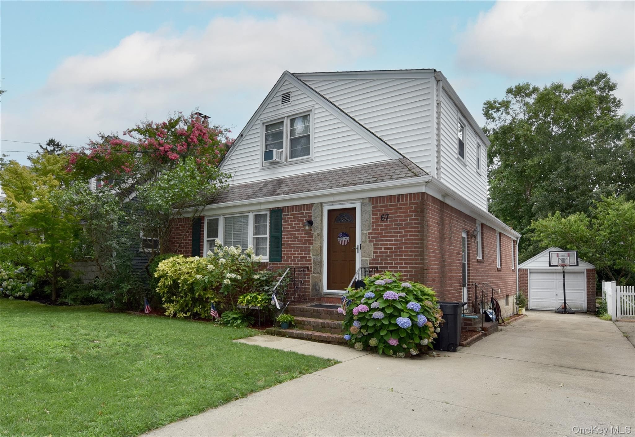 67 Iris Avenue thumbnail 2
