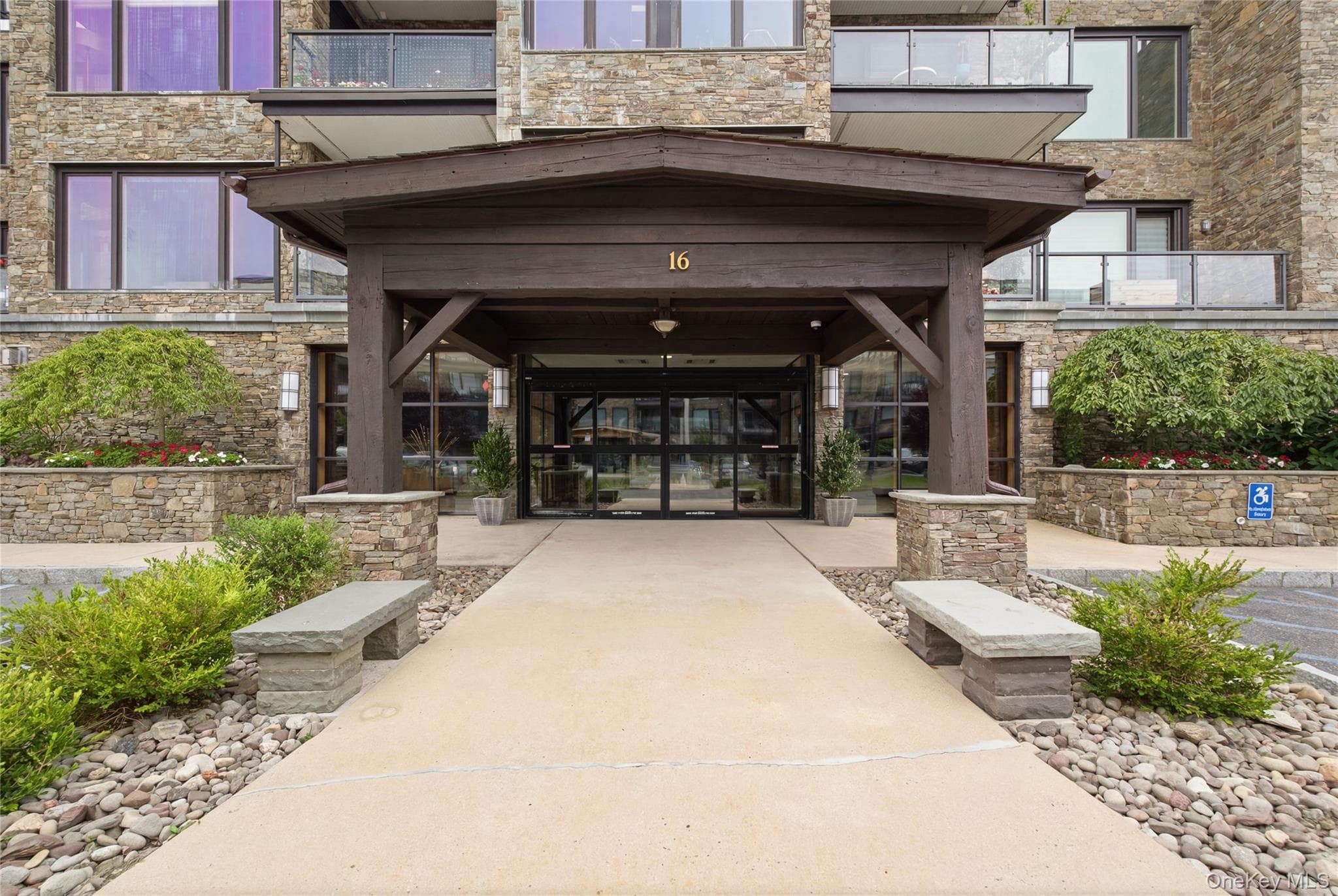 16 Rivers Edge Drive Unit: 201 thumbnail 2