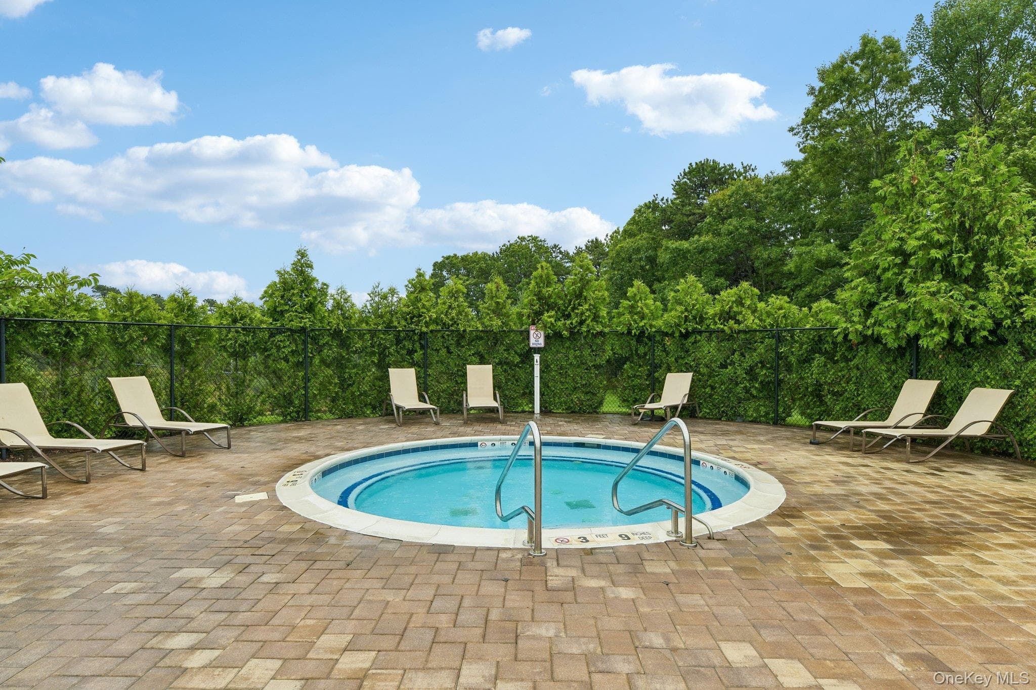 33 Greentree Court thumbnail 30