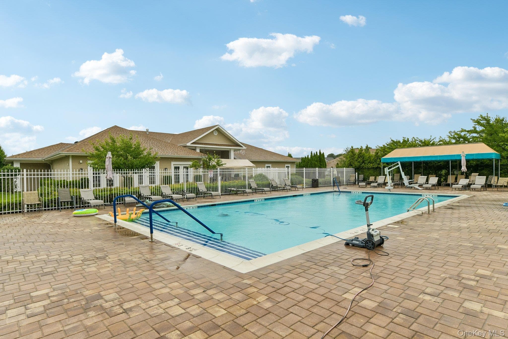 33 Greentree Court thumbnail 31