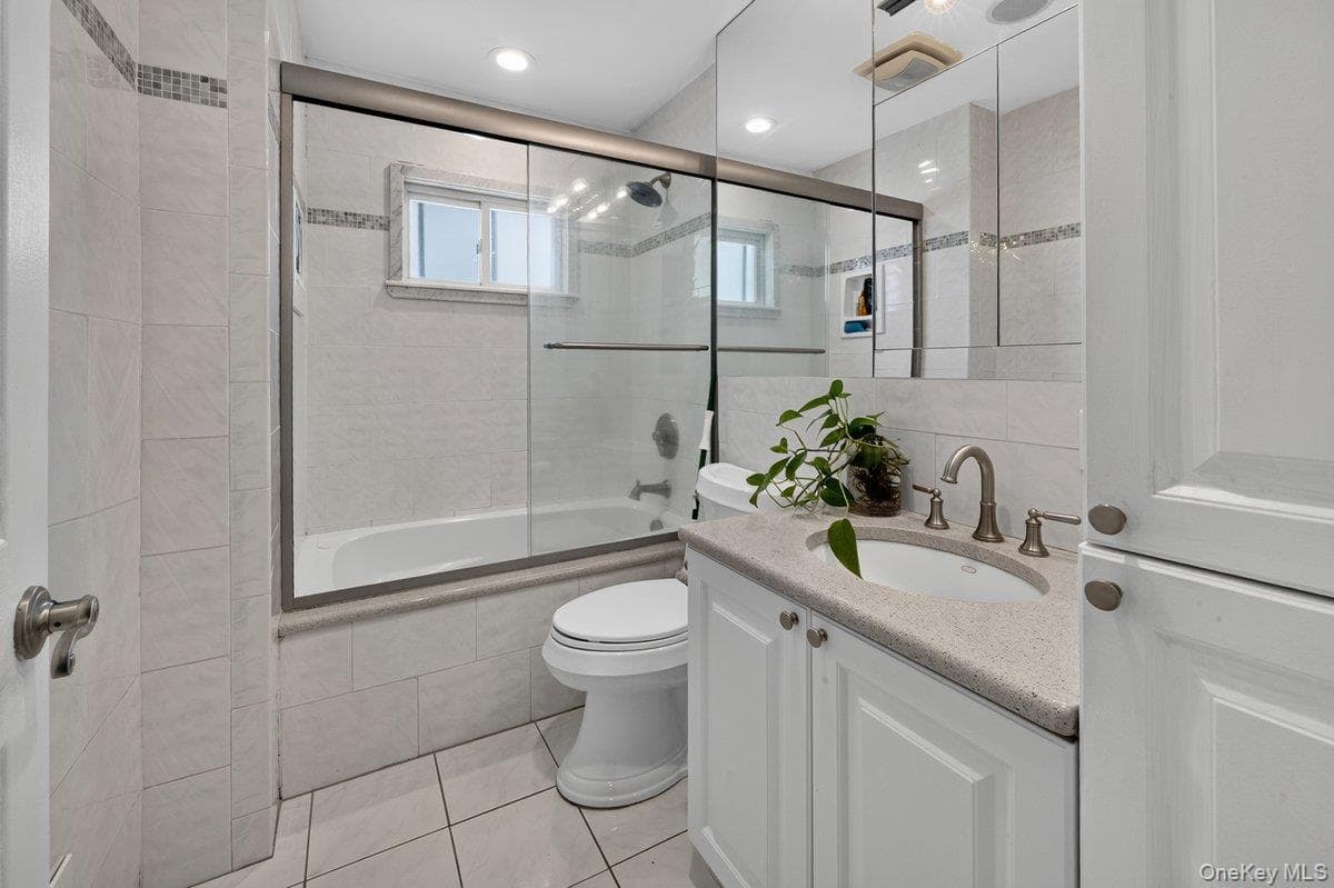 53 Burlington Avenue thumbnail 9