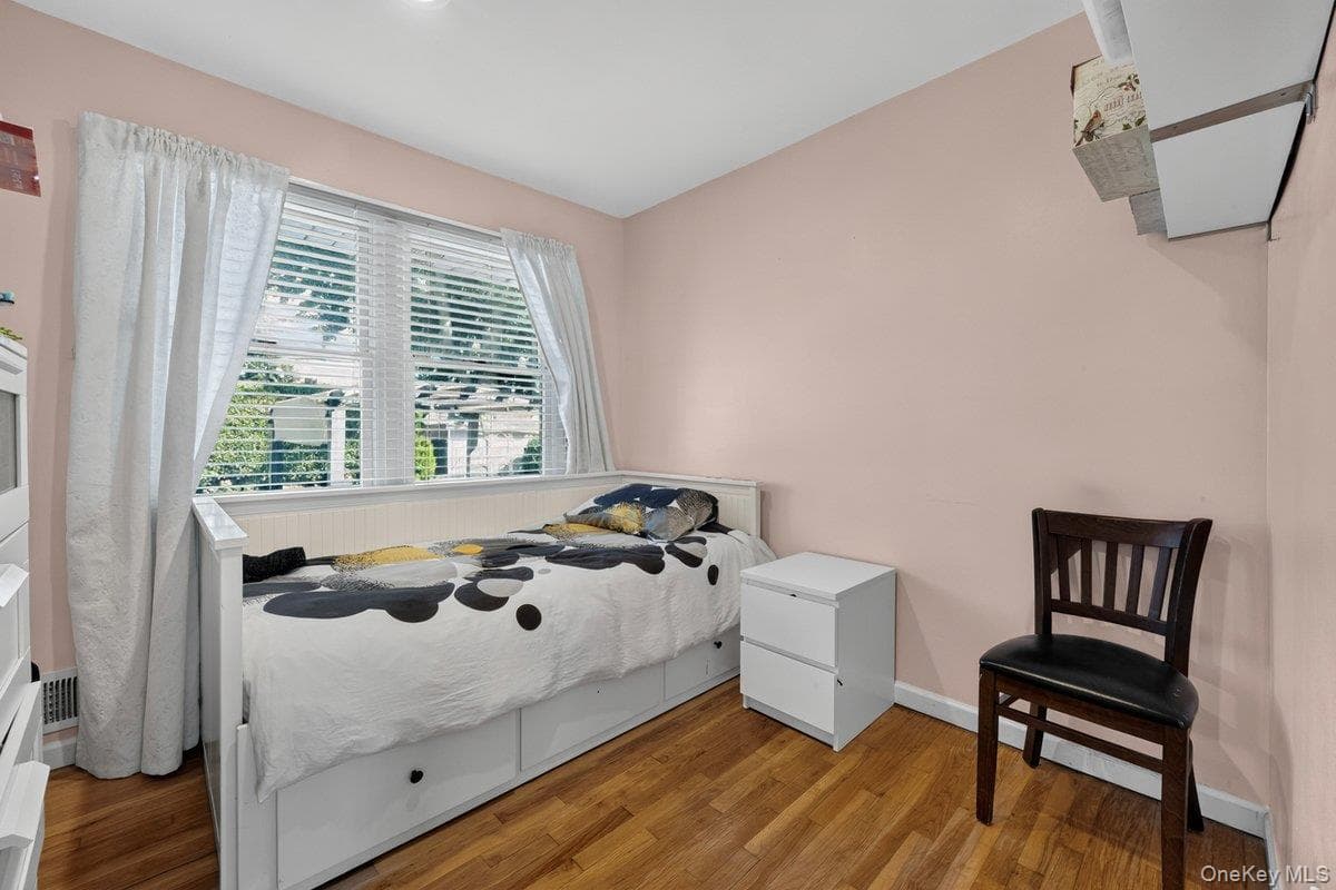 53 Burlington Avenue thumbnail 7