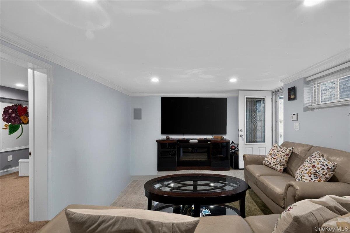 53 Burlington Avenue thumbnail 12
