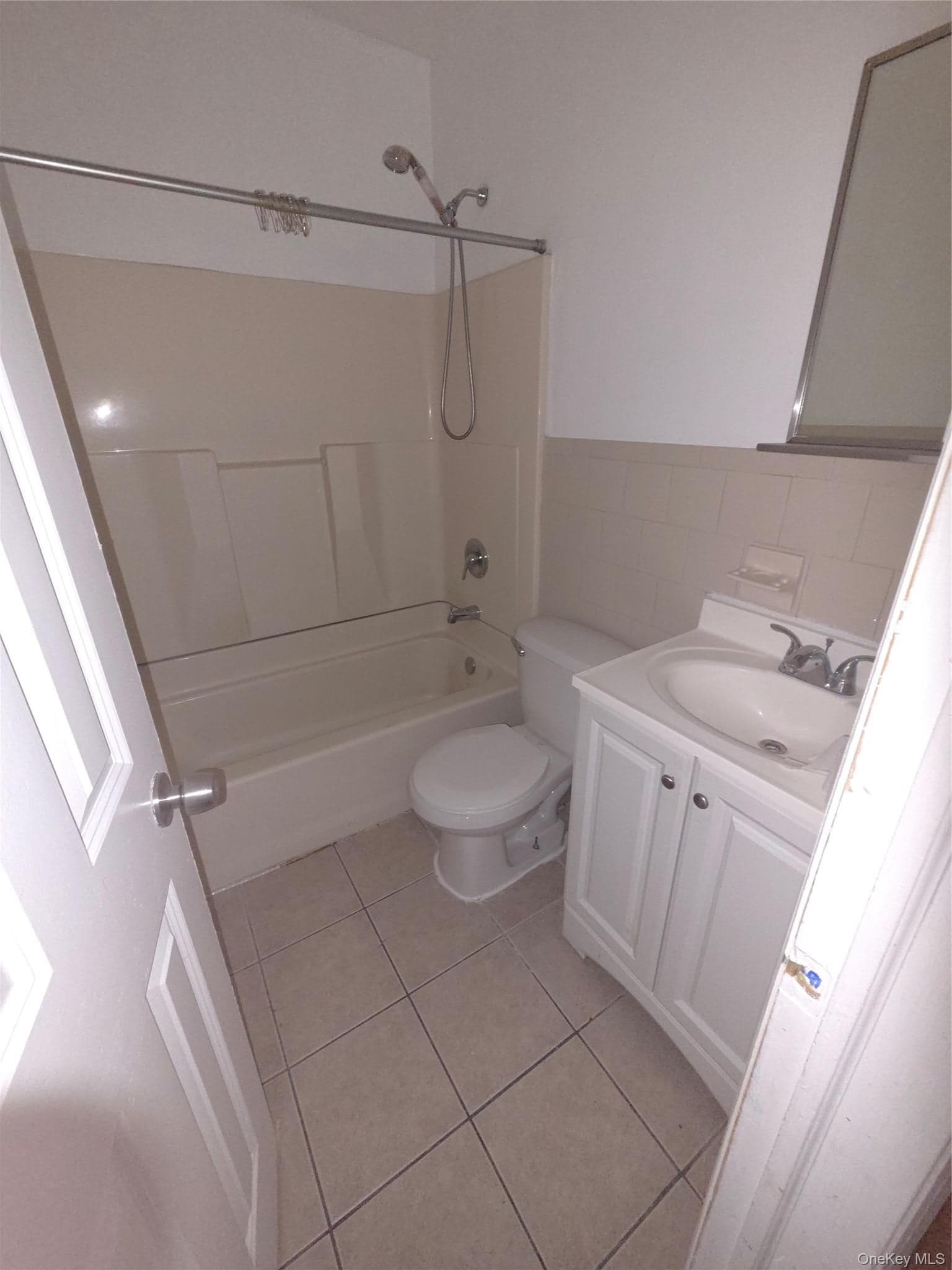 2471 B Crotona Avenue thumbnail 9