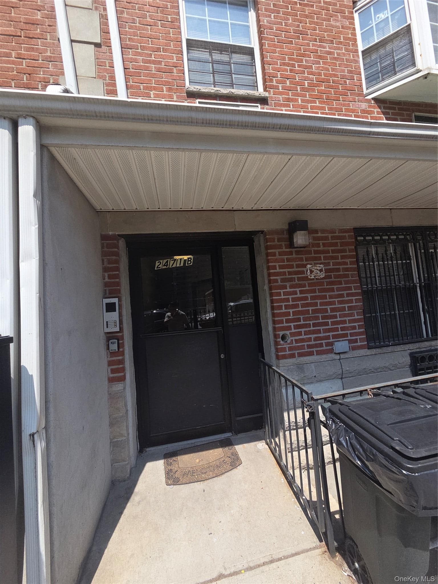 2471 B Crotona Avenue thumbnail 14
