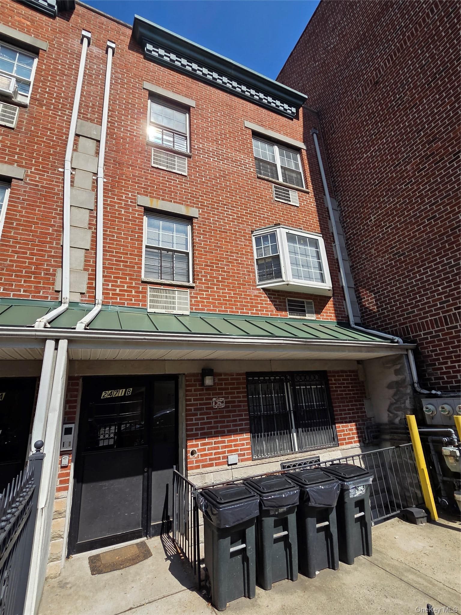2471 B Crotona Avenue thumbnail 3
