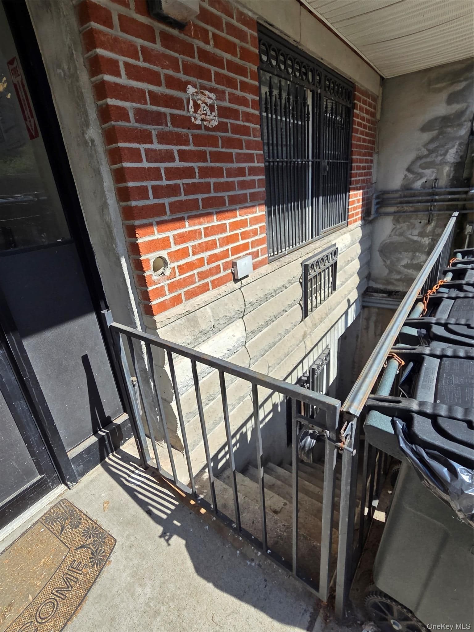 2471 B Crotona Avenue thumbnail 2