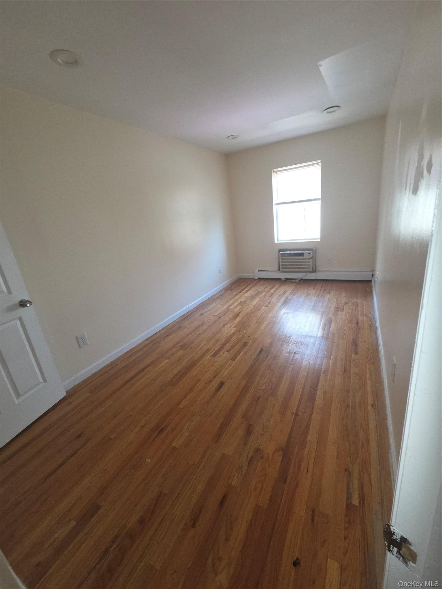 2471 B Crotona Avenue thumbnail 10
