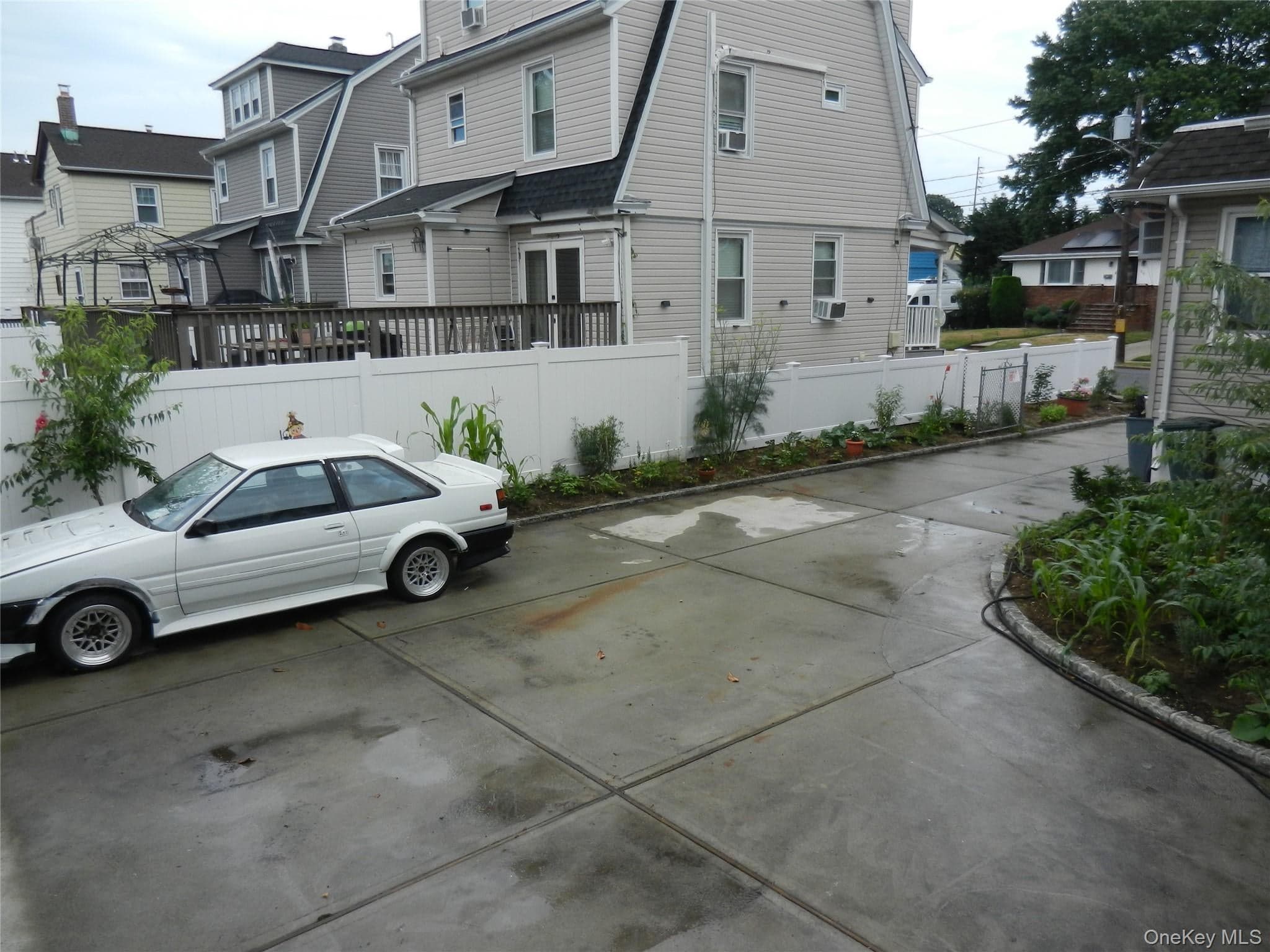64 Avondale Street thumbnail 23