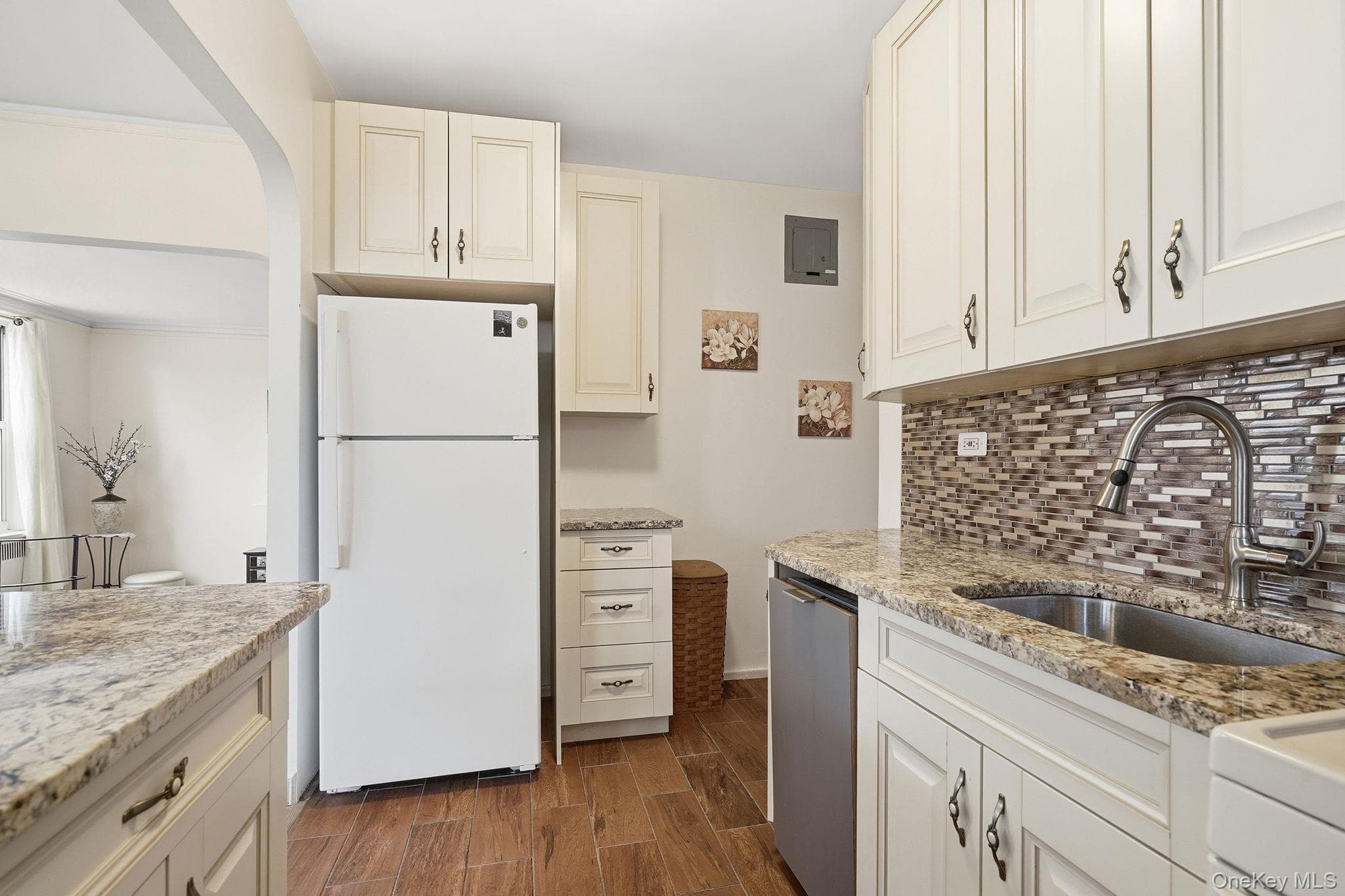 601 Pelham Parkway Unit: 106 thumbnail 16