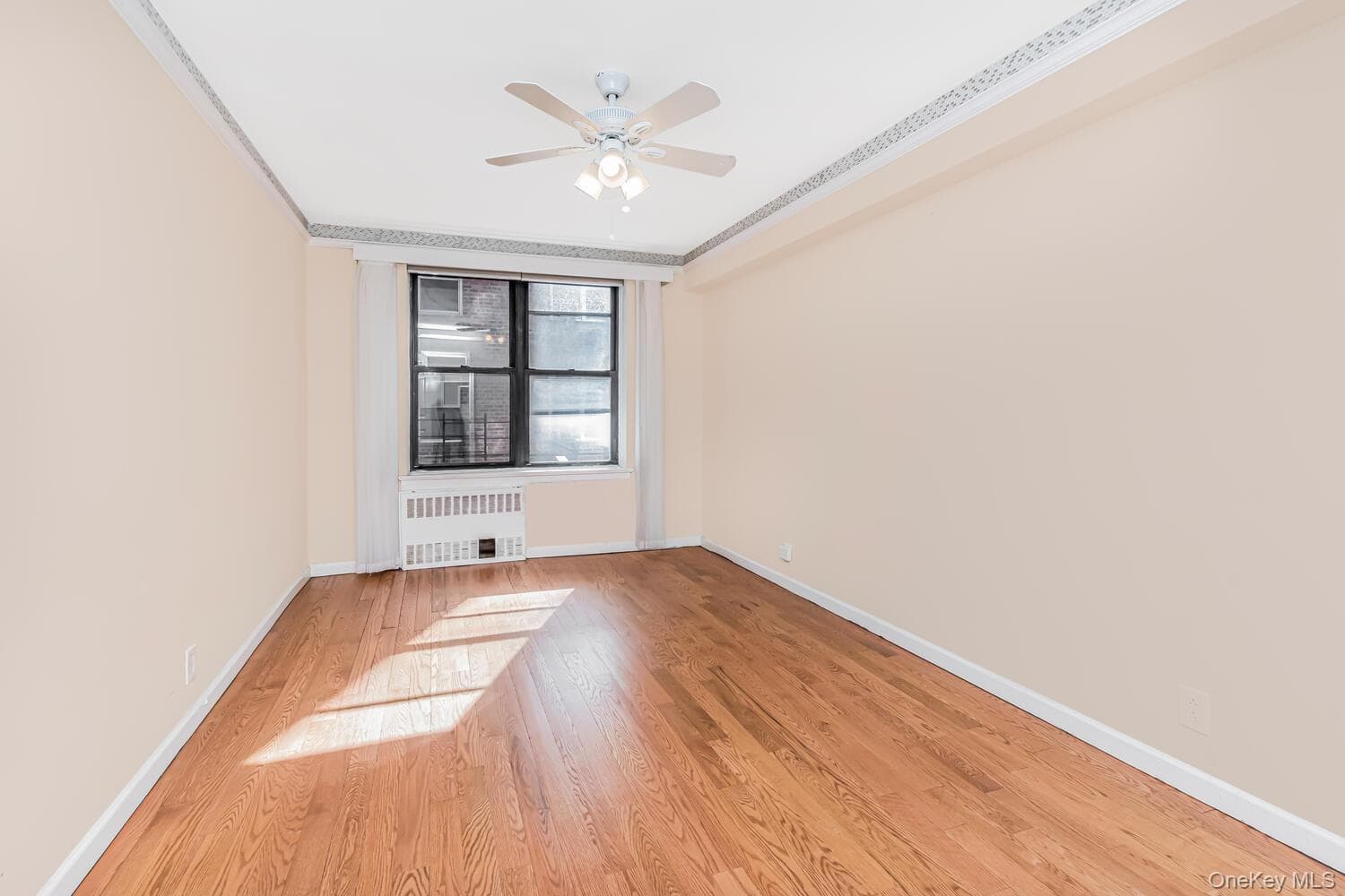 4315 Webster Avenue Unit: 1J thumbnail 4