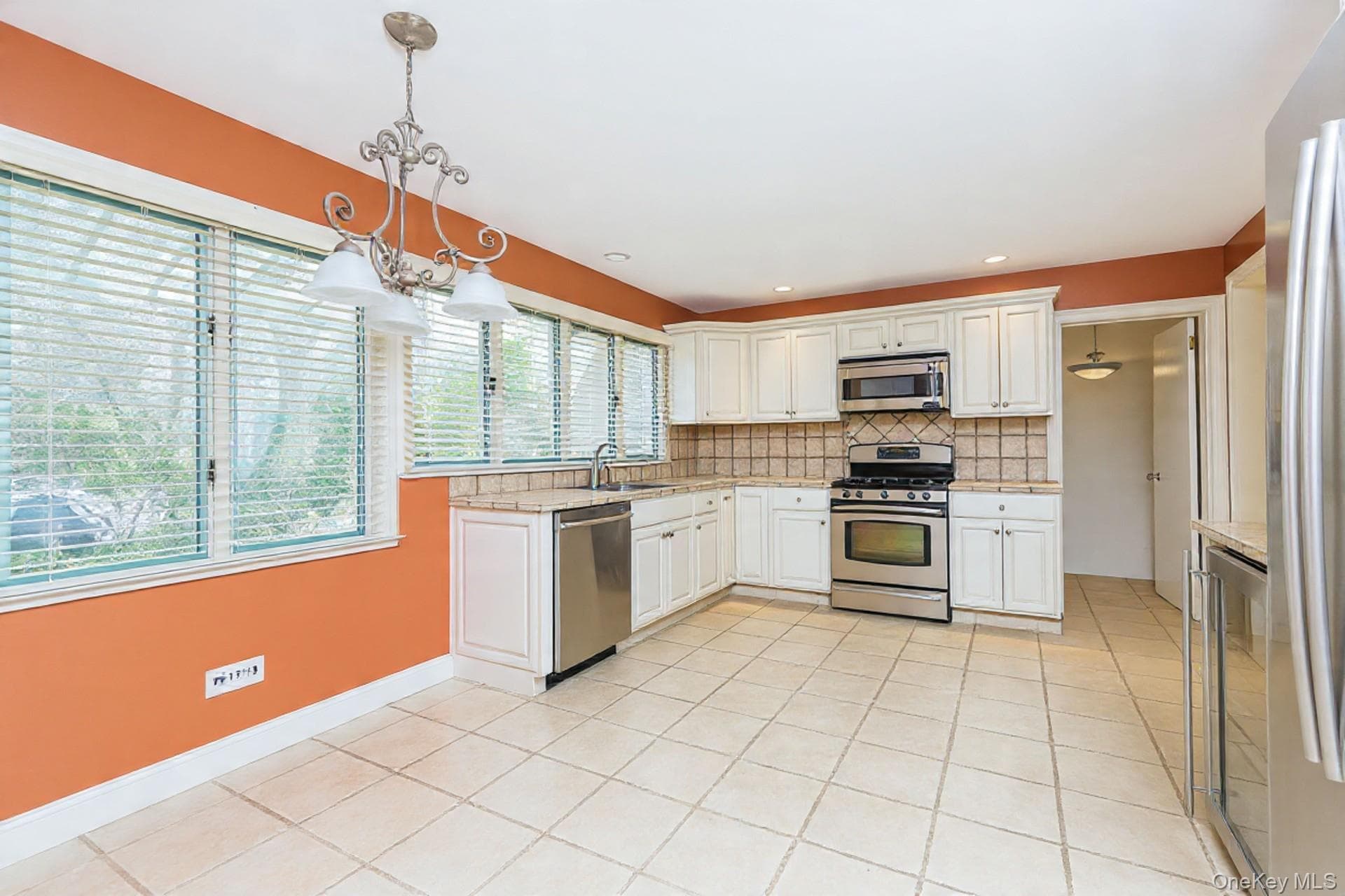 18 Emerson Avenue thumbnail 3