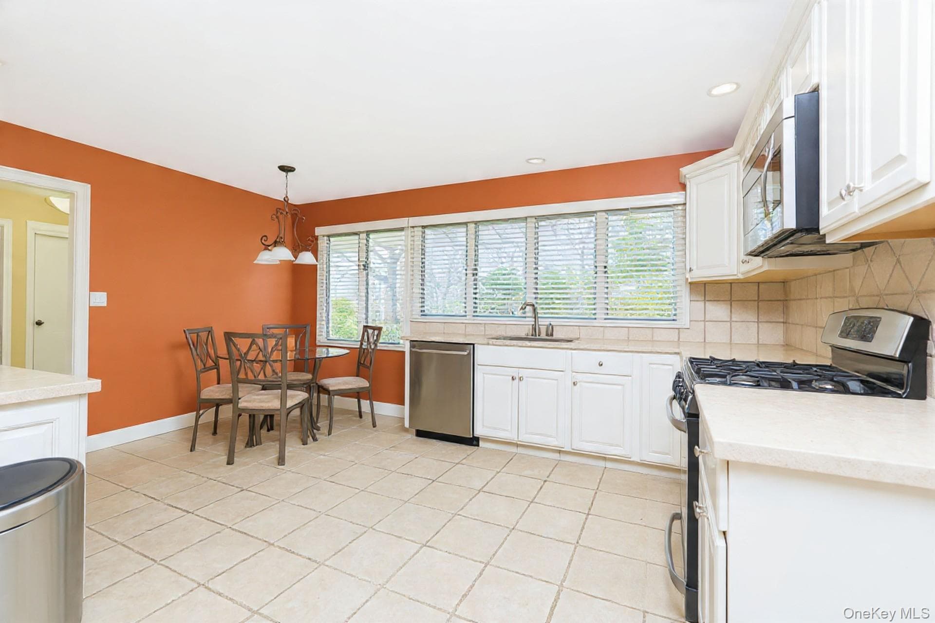 18 Emerson Avenue thumbnail 2