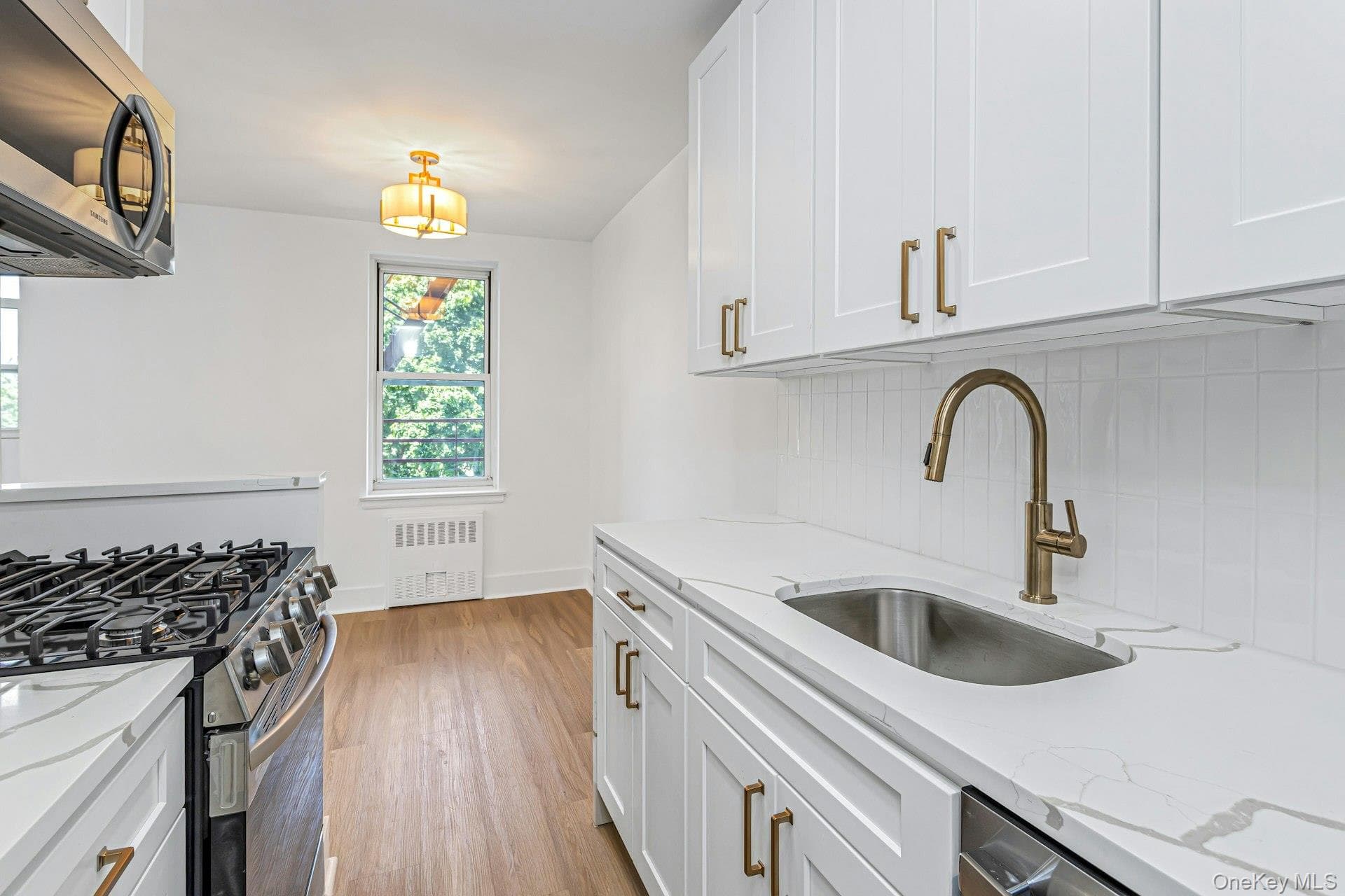 1300 Midland Avenue Unit: A30 thumbnail 6