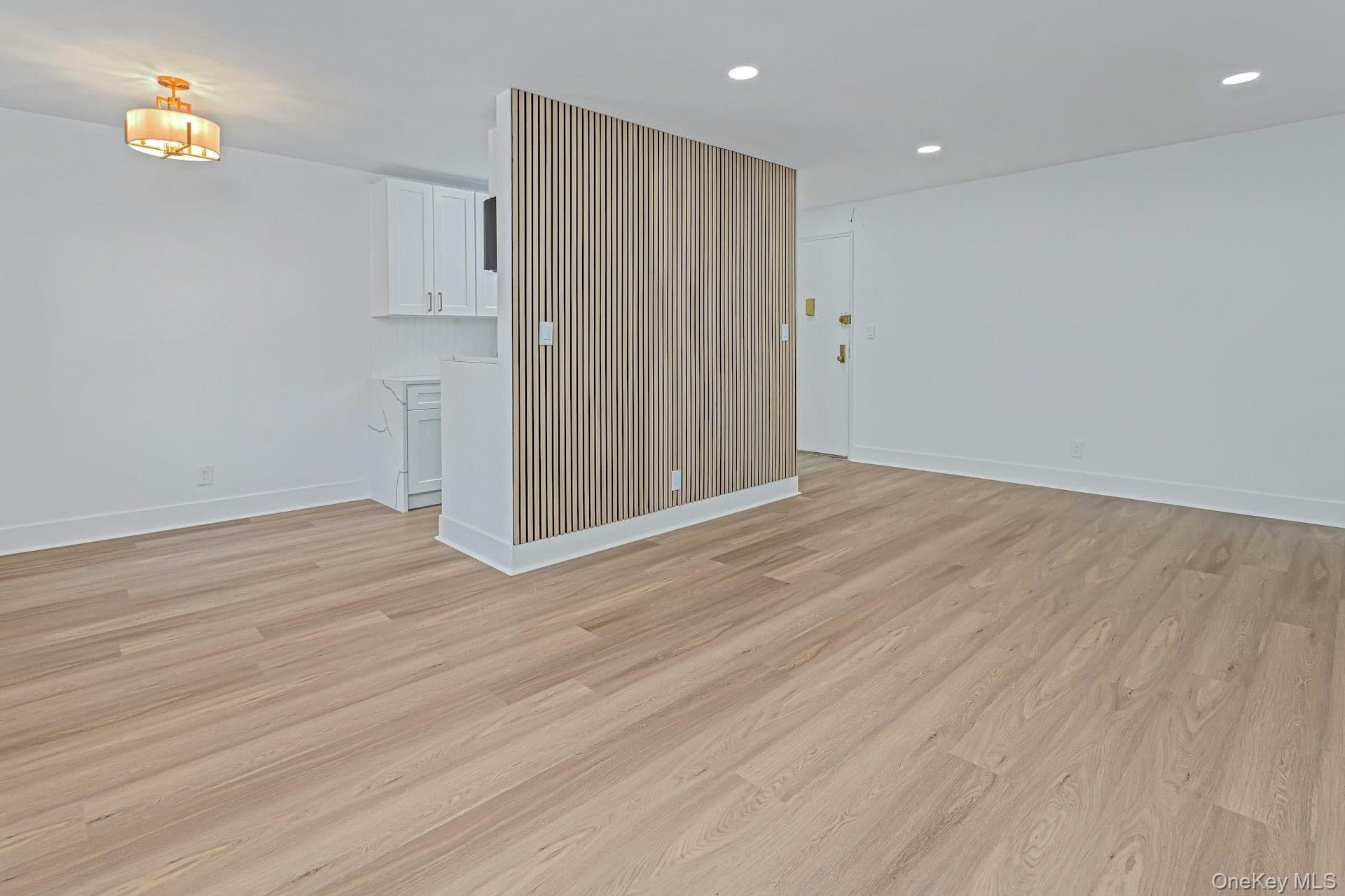 1300 Midland Avenue Unit: A30 thumbnail 14