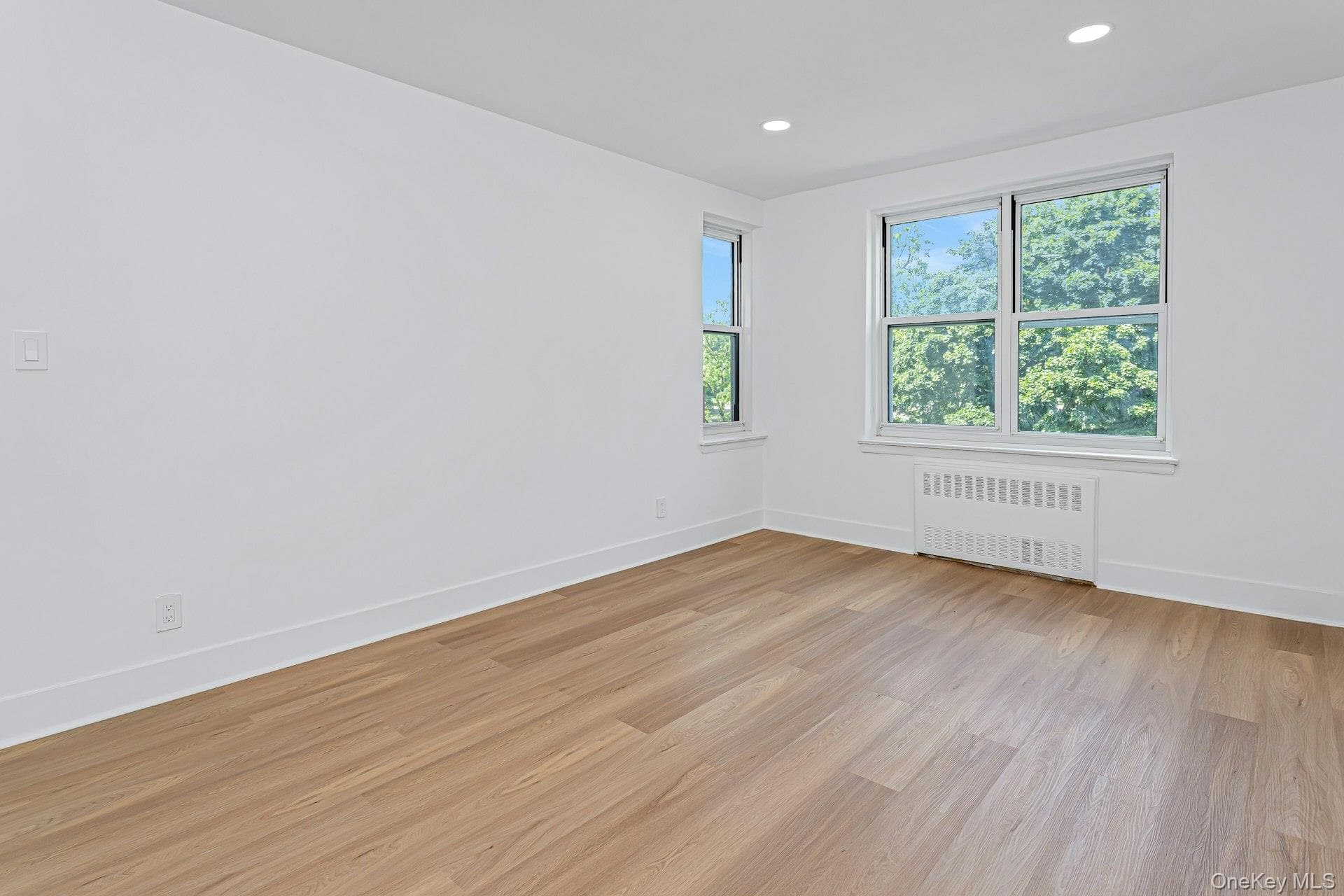 1300 Midland Avenue Unit: A30 thumbnail 19