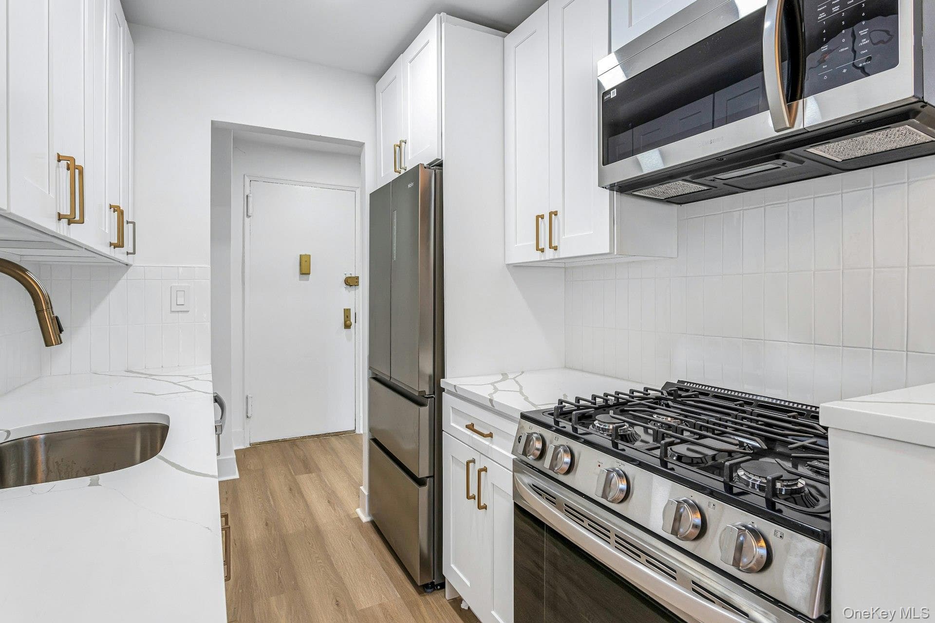 1300 Midland Avenue Unit: A30 thumbnail 7