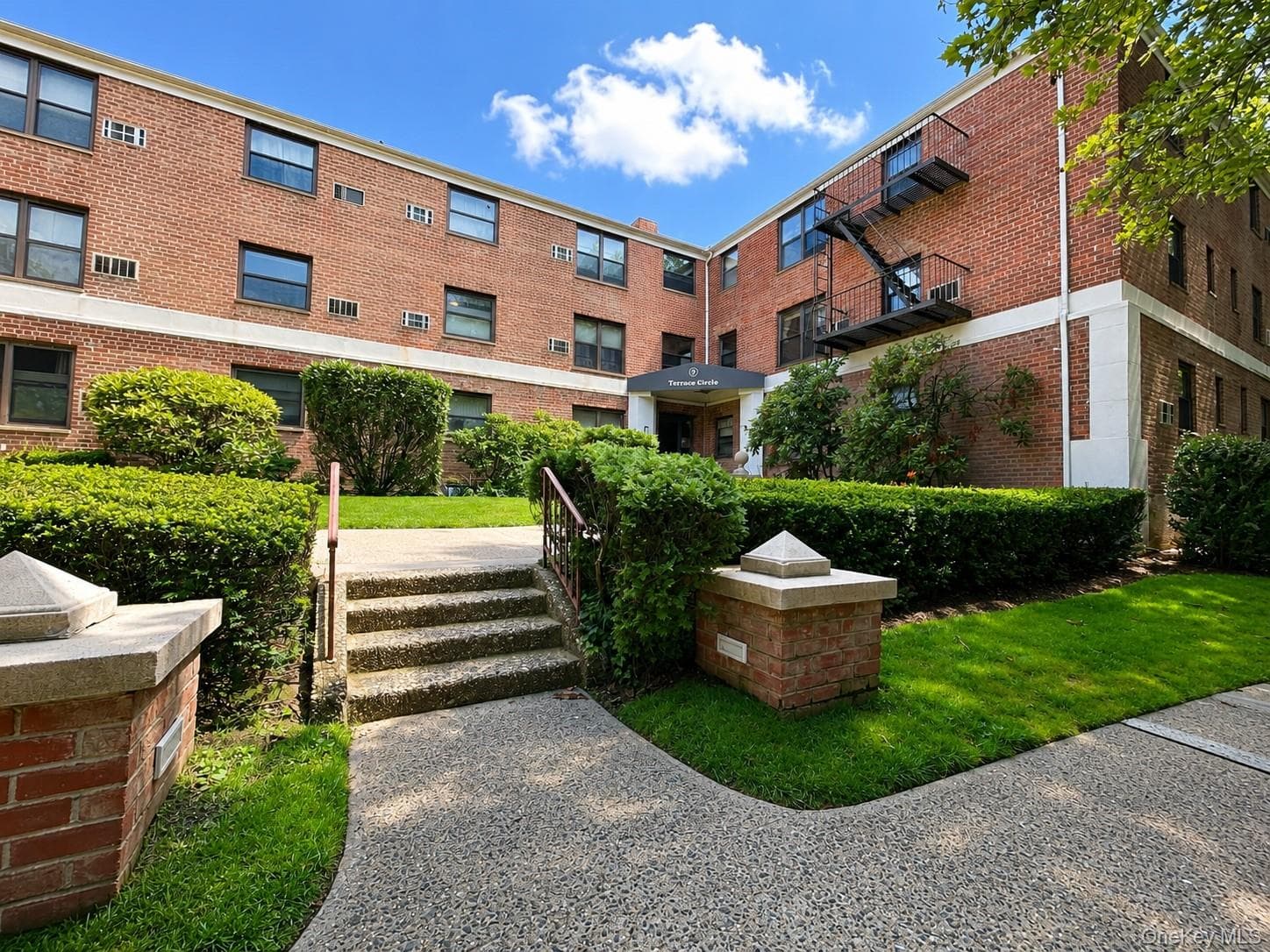 5 Terrace Circle Unit: 1H thumbnail 2