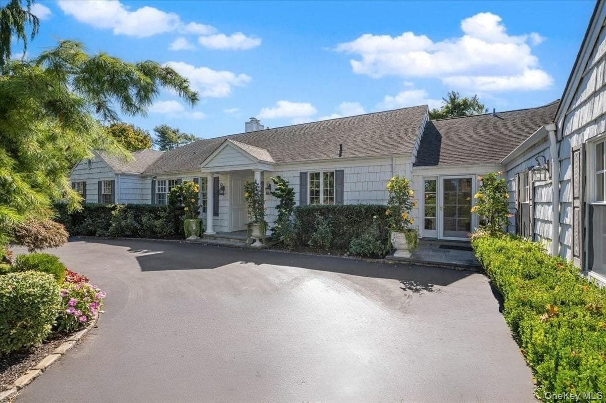 220 Causeway, Lawrence