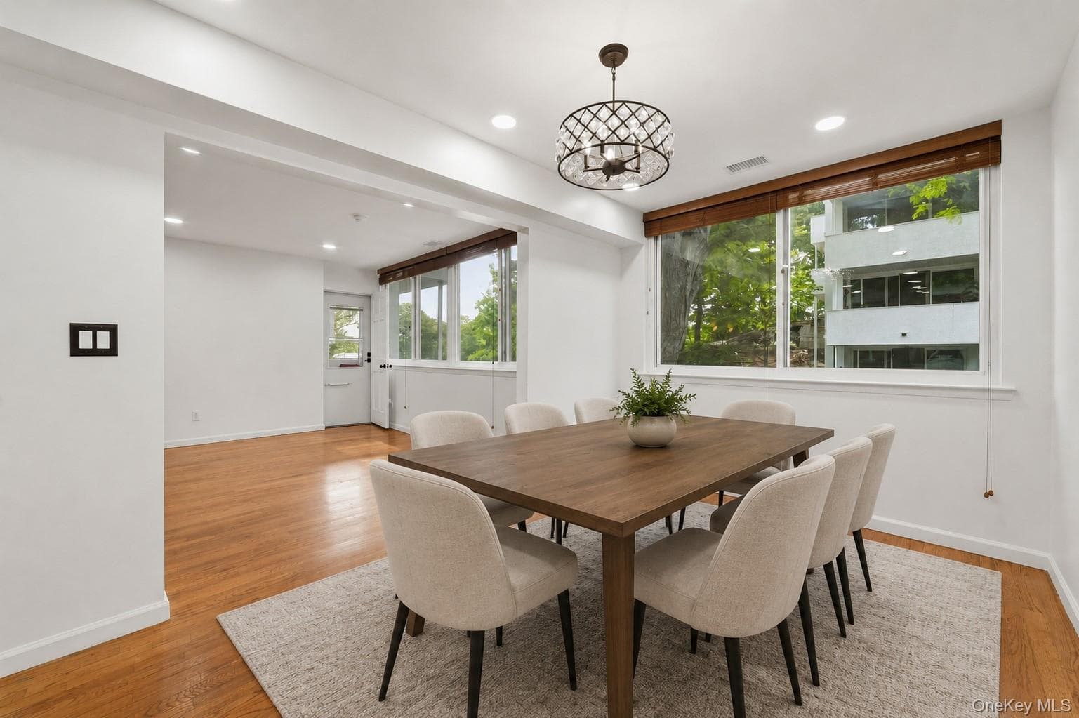412 Tallwood Drive thumbnail 9