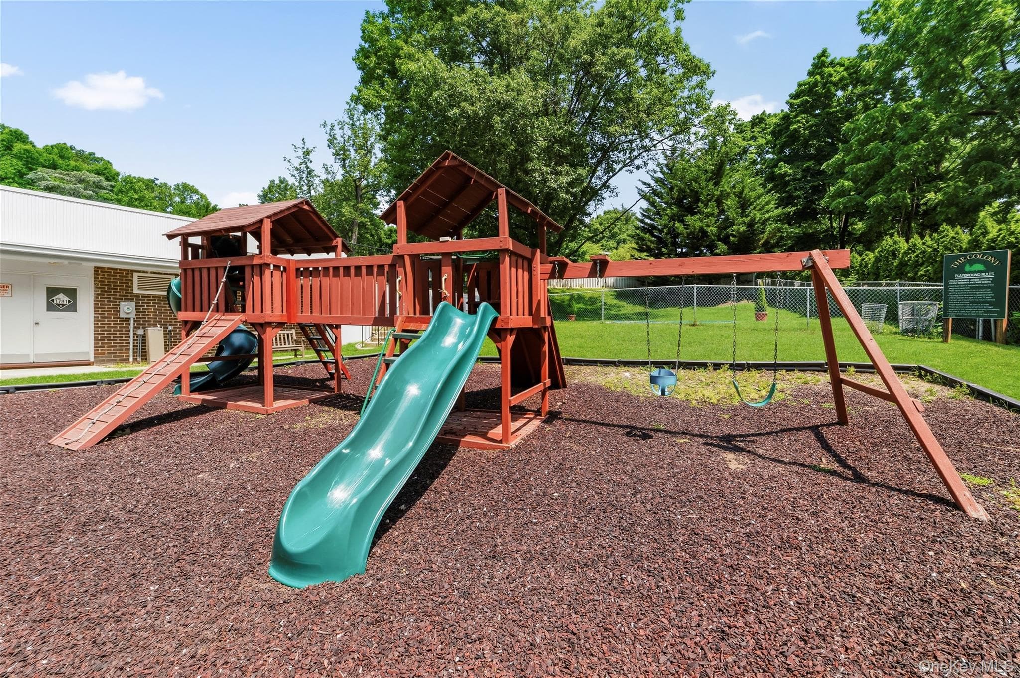 412 Tallwood Drive thumbnail 25