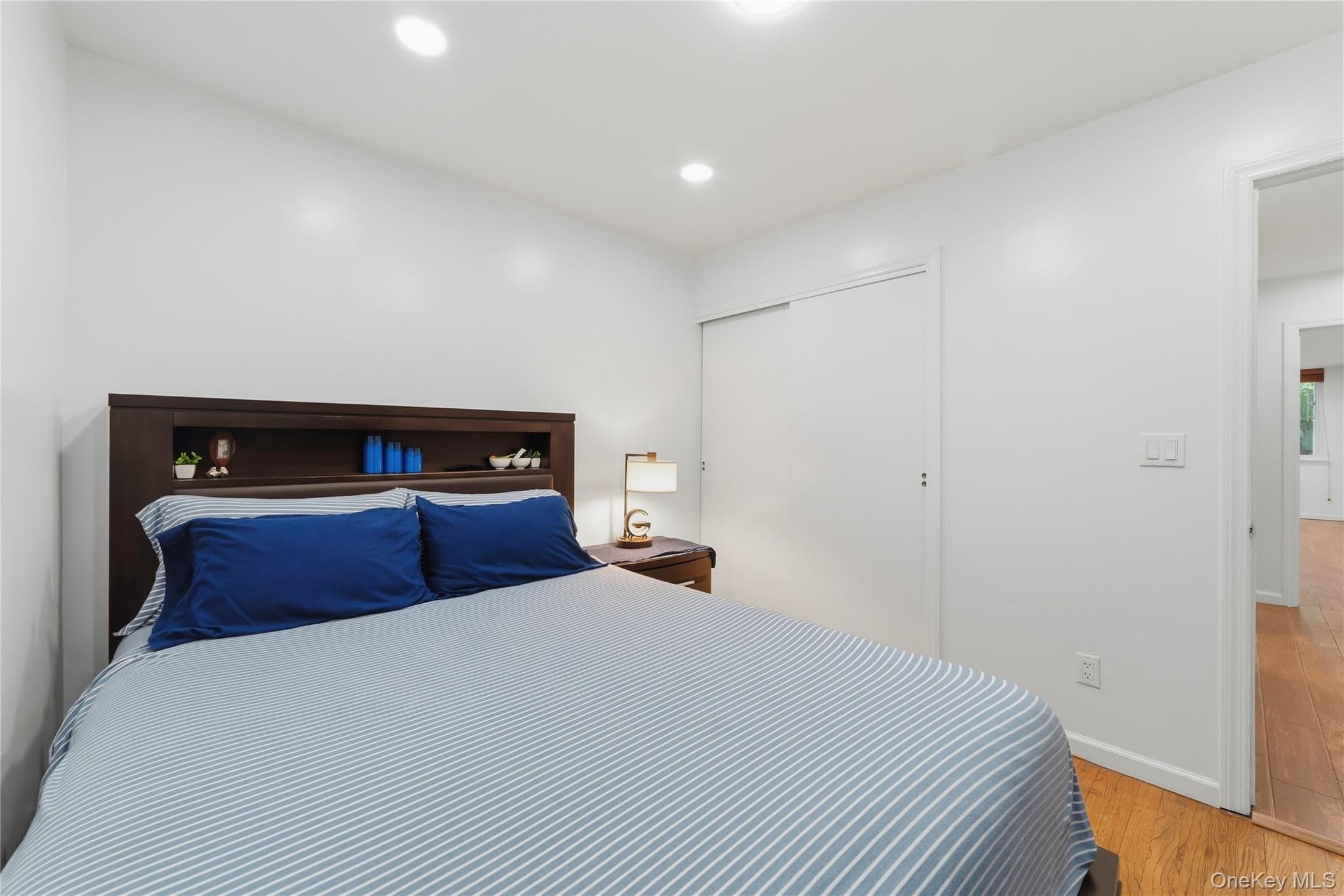 412 Tallwood Drive thumbnail 18
