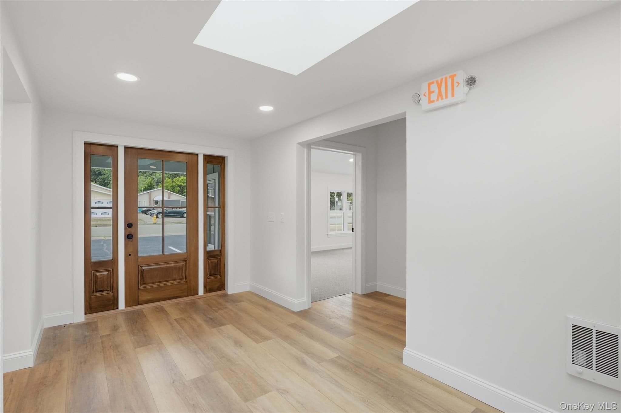 313 Fullerton Avenue thumbnail 9
