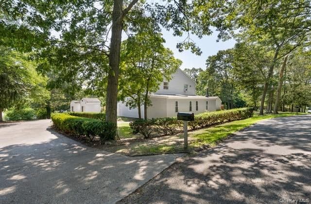 10 Sunnyside Drive photo 1