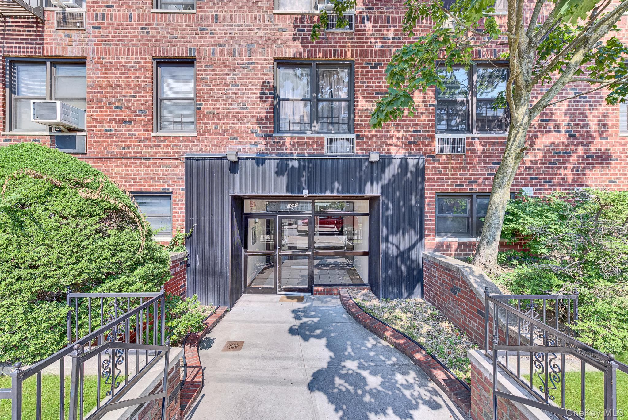 1040 Neilson Street Unit: 3B3 thumbnail 3