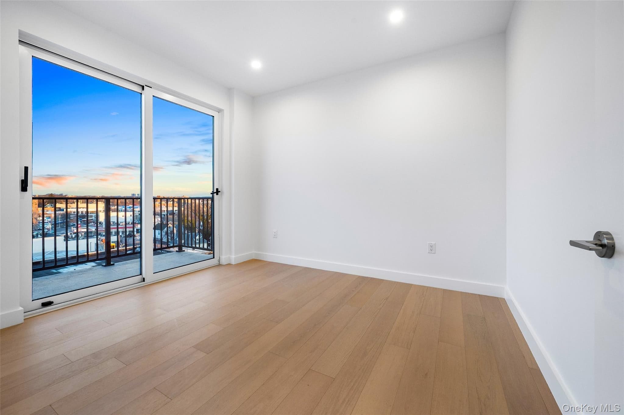 150-02 Northern Boulevard Unit: 6A thumbnail 7